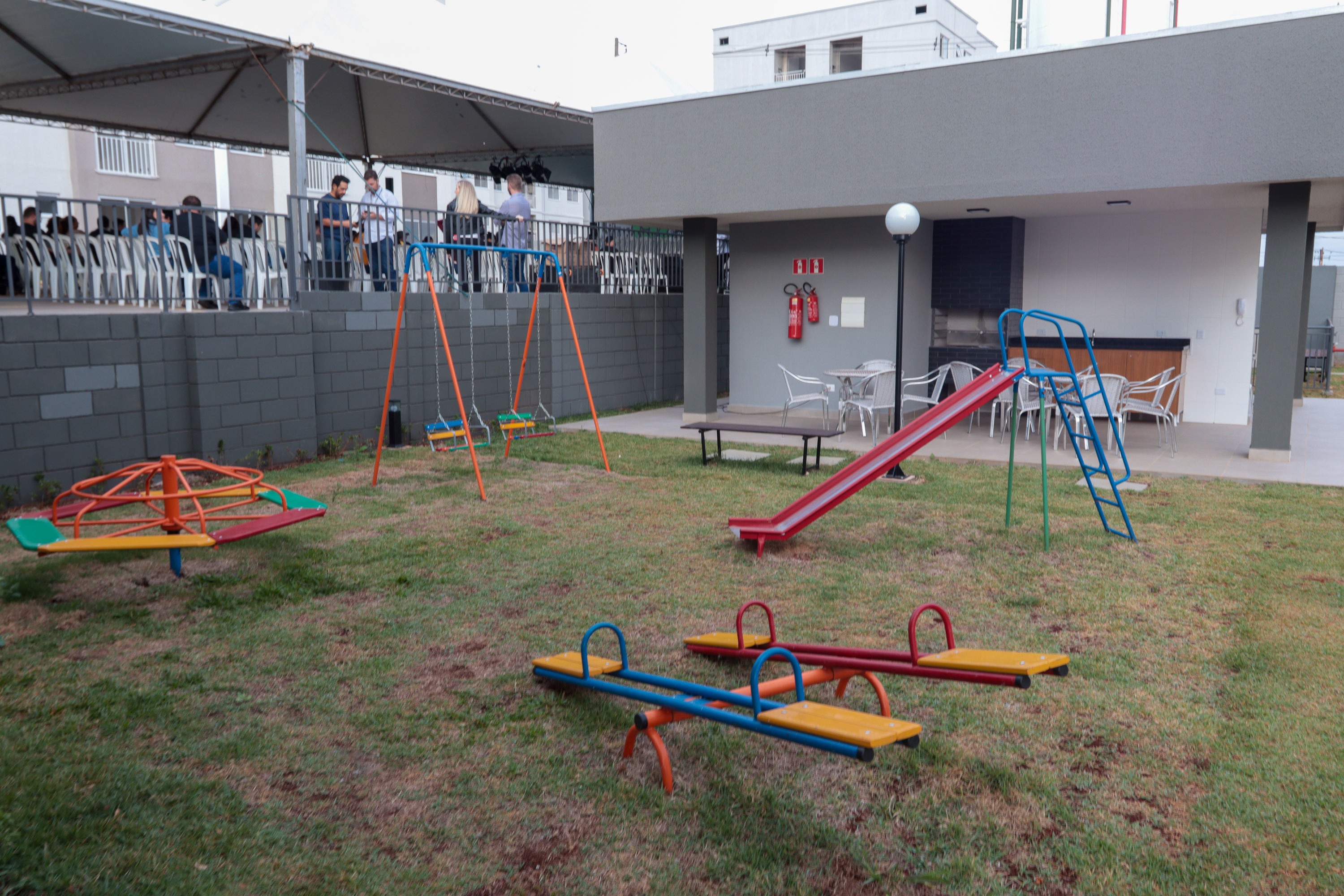 Casa Fácil Paraná: com apoio do Estado, famílias de Cascavel recebem chaves