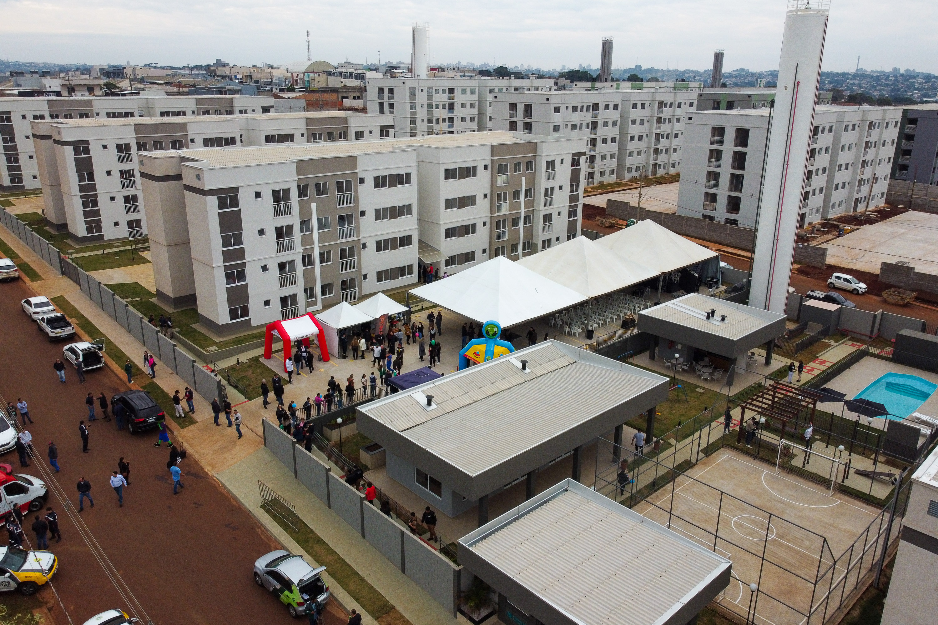 Casa Fácil Paraná: com apoio do Estado, famílias de Cascavel recebem chaves
