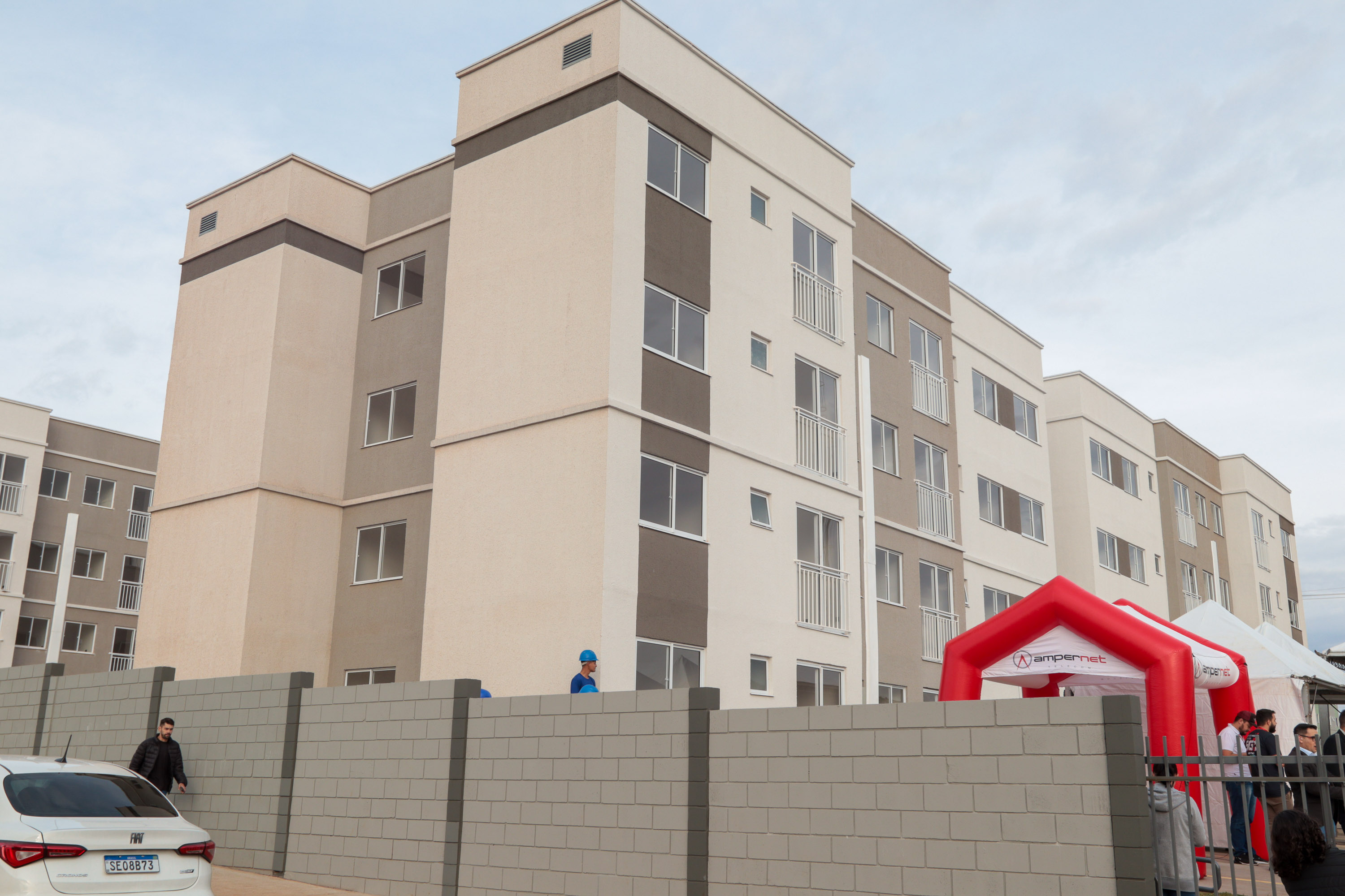 Casa Fácil Paraná: com apoio do Estado, famílias de Cascavel recebem chaves