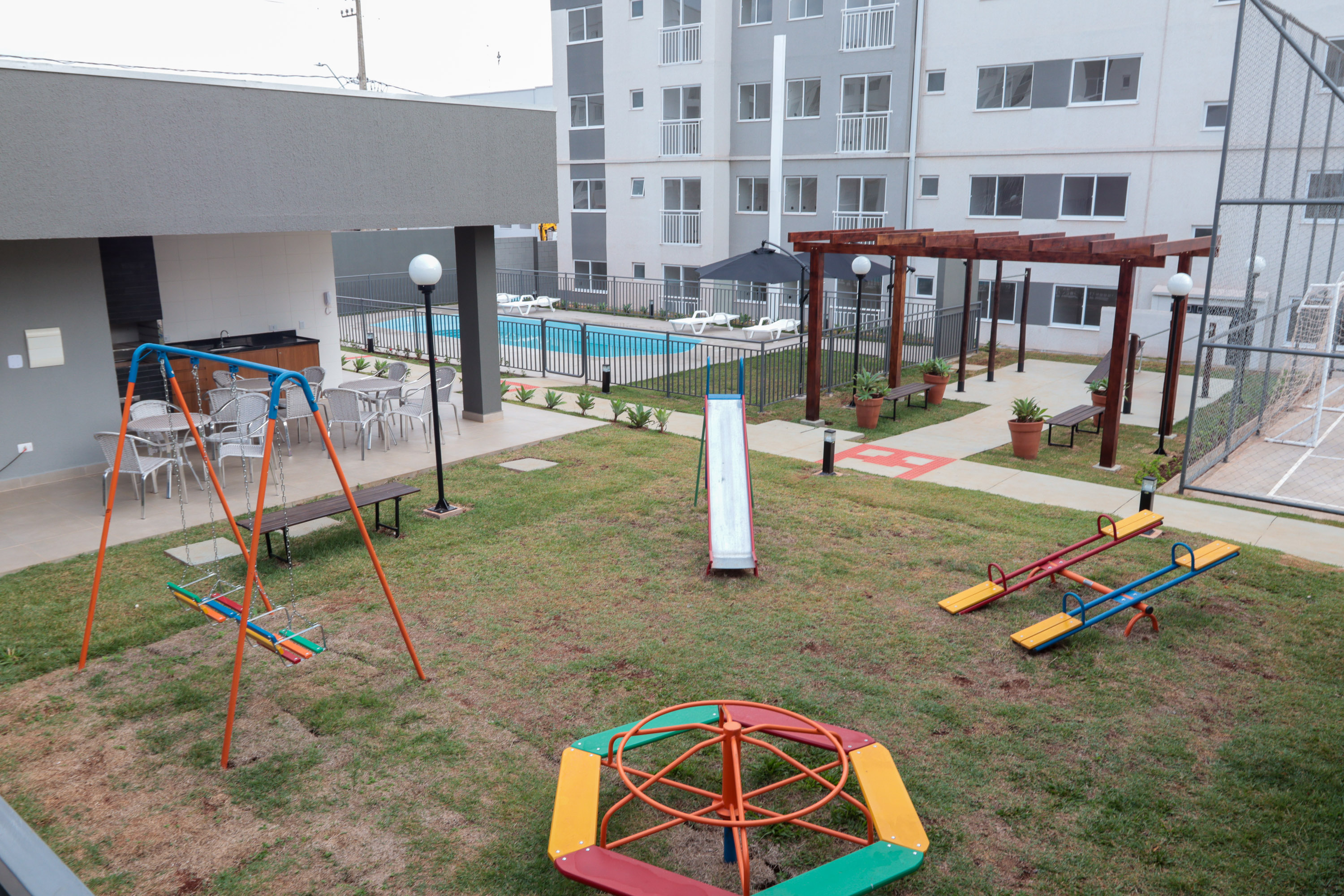 Casa Fácil Paraná: com apoio do Estado, famílias de Cascavel recebem chaves