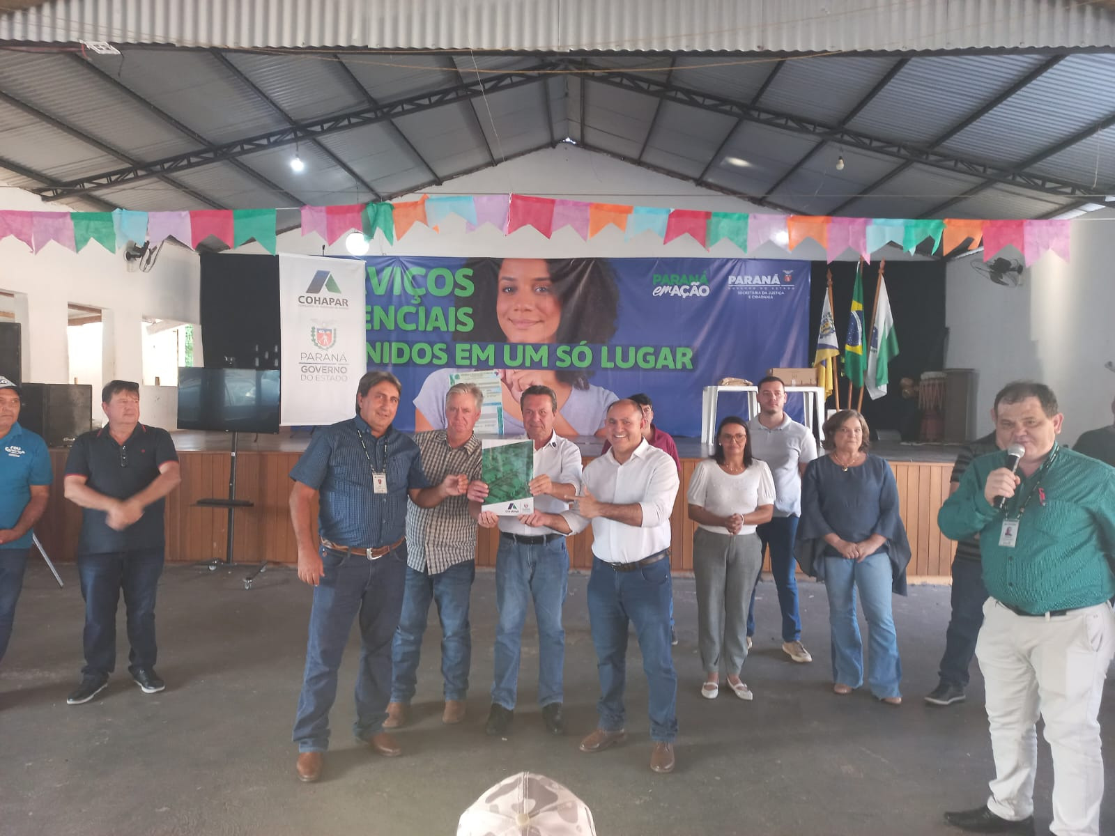 Cohapar entrega 257 títulos de regularização fundiária em Douradina, Ribeirão do Pinhal e Turvo