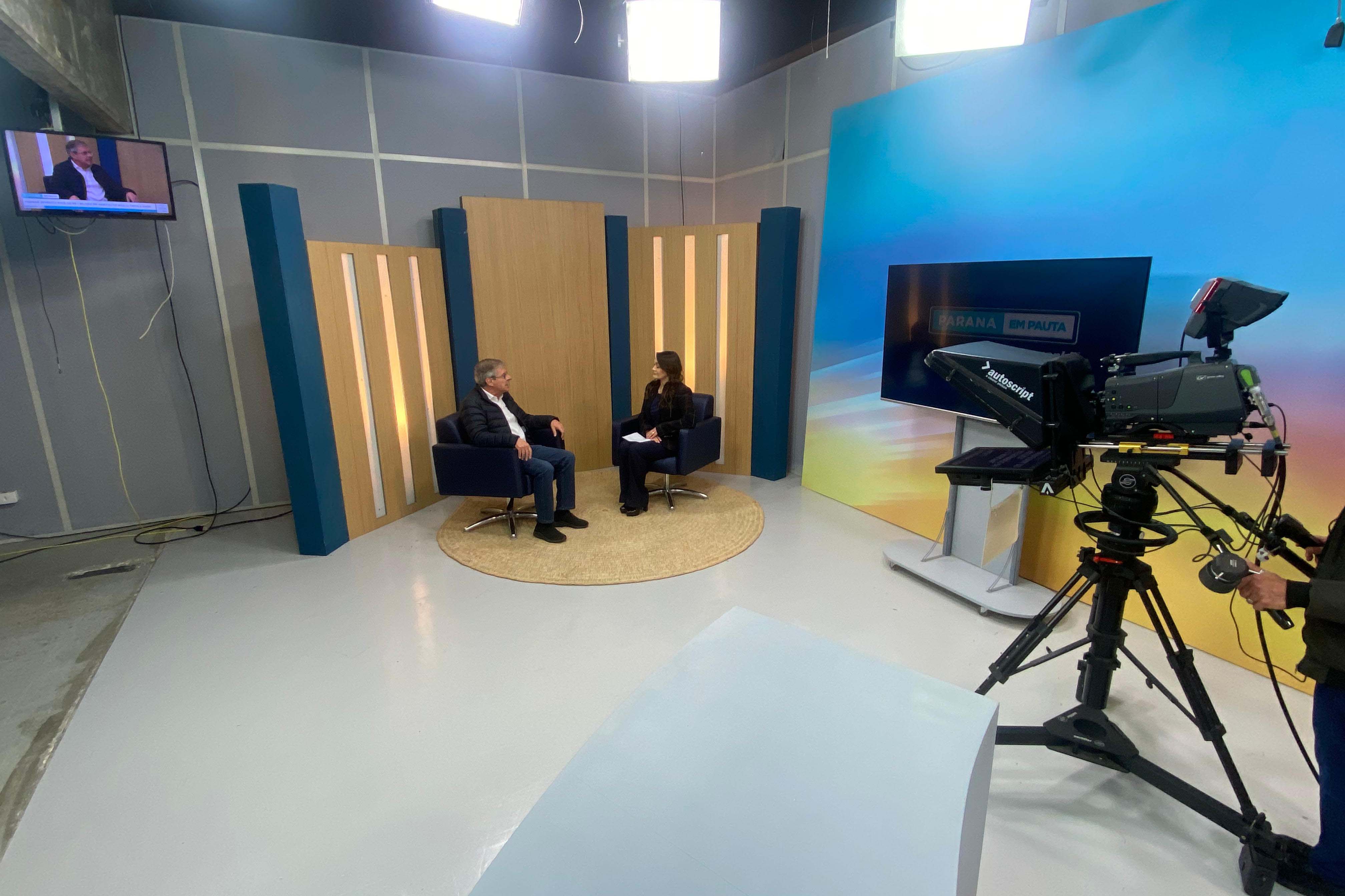 Presidente da Cohapar detalha avanços do Casa Fácil em entrevista à TV Paraná Turismo