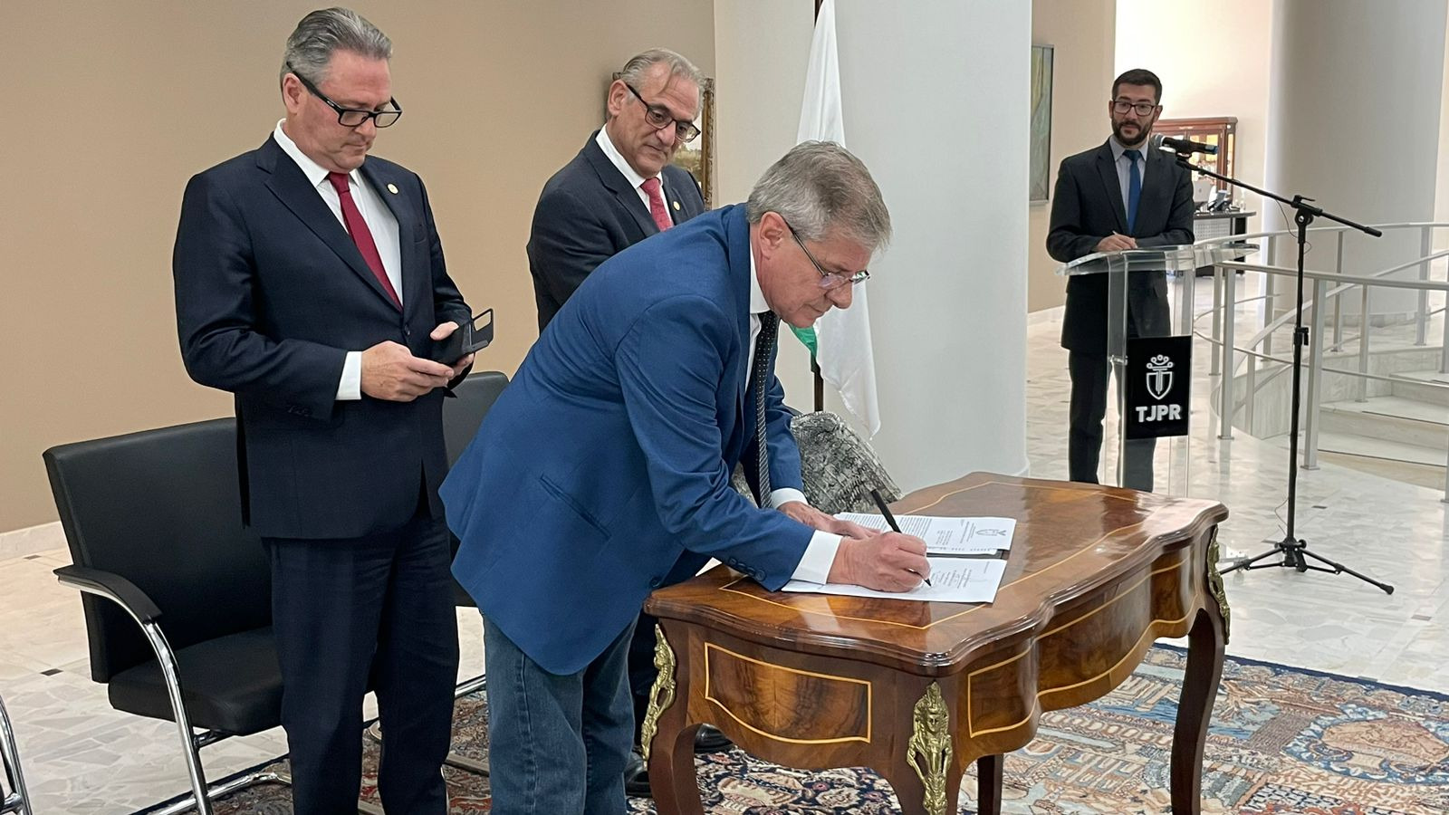 Cohapar e Tribunal de Justiça assinam termo para promover regularização fundiária no Estado