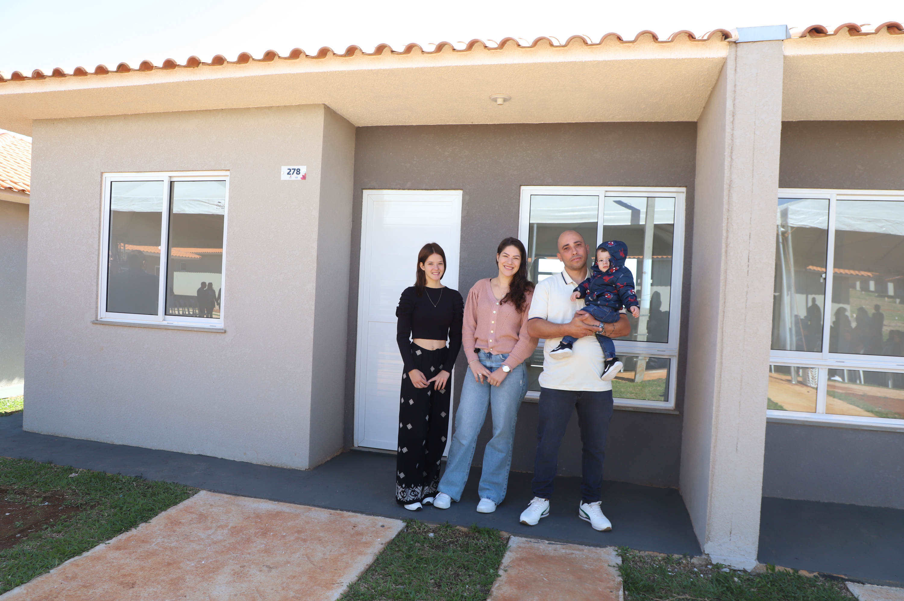 Casa Fácil Paraná: Darci Piana entrega casas para 292 famílias de Ponta Grossa