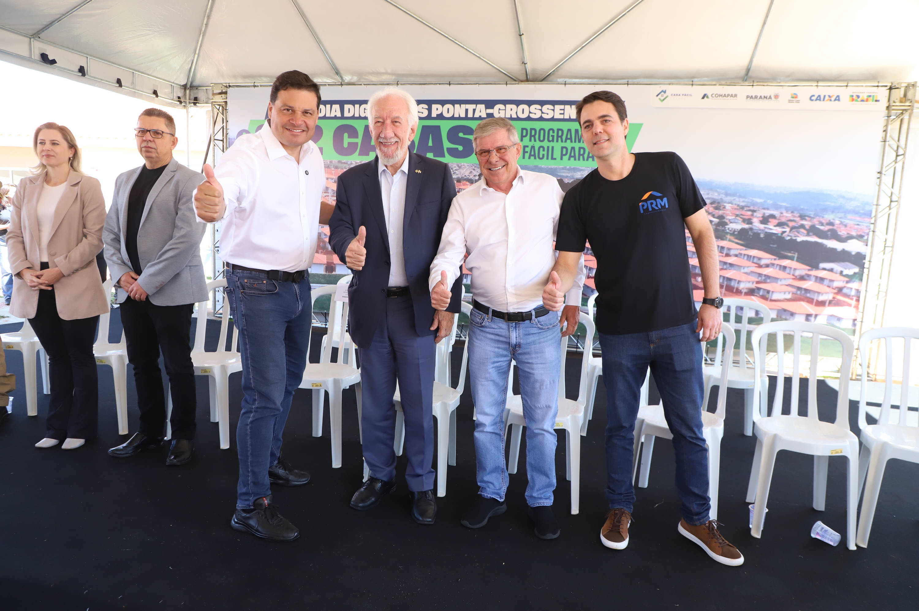 Casa Fácil Paraná: Darci Piana entrega casas para 292 famílias de Ponta Grossa