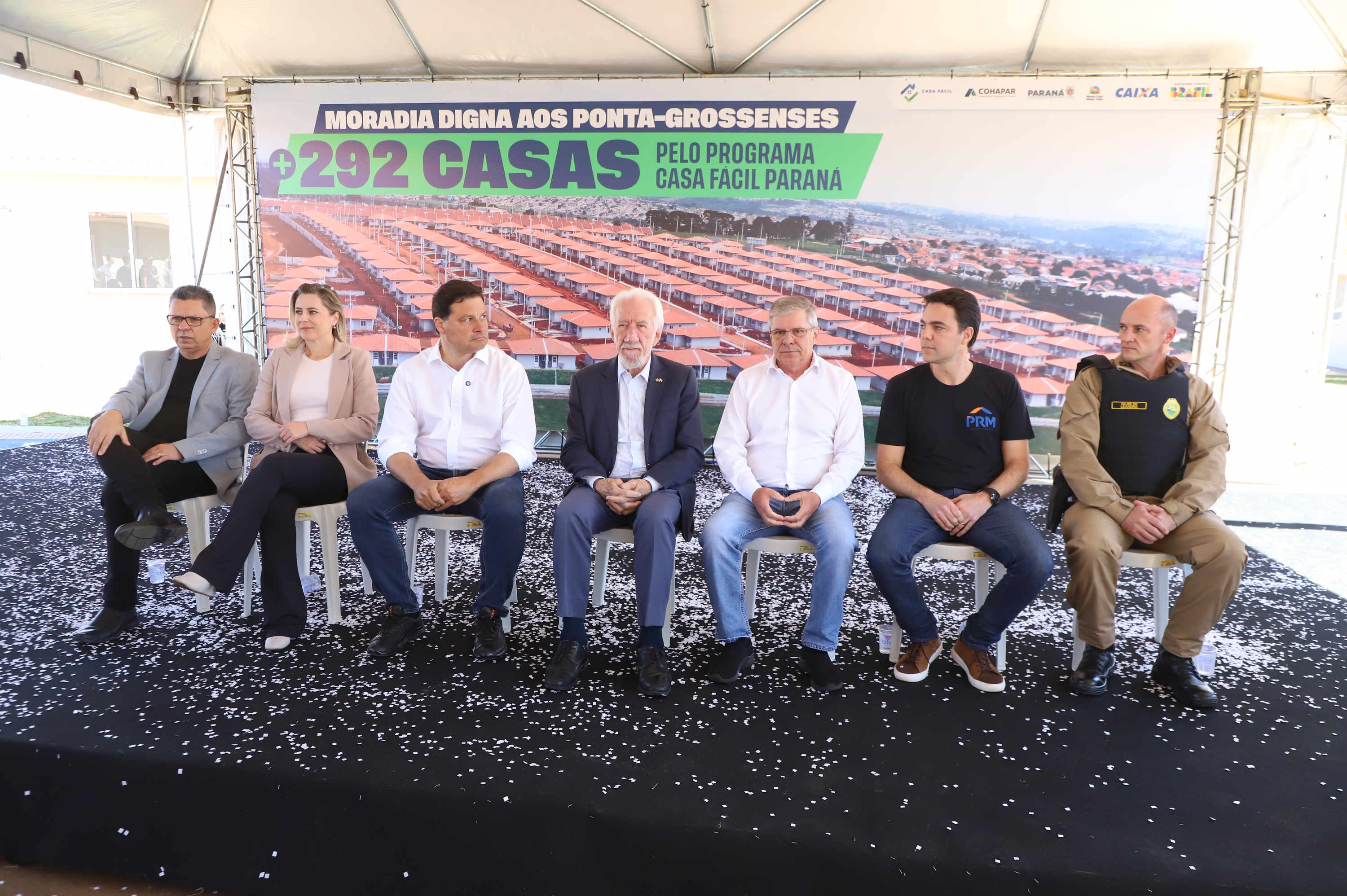 Casa Fácil Paraná: Darci Piana entrega casas para 292 famílias de Ponta Grossa