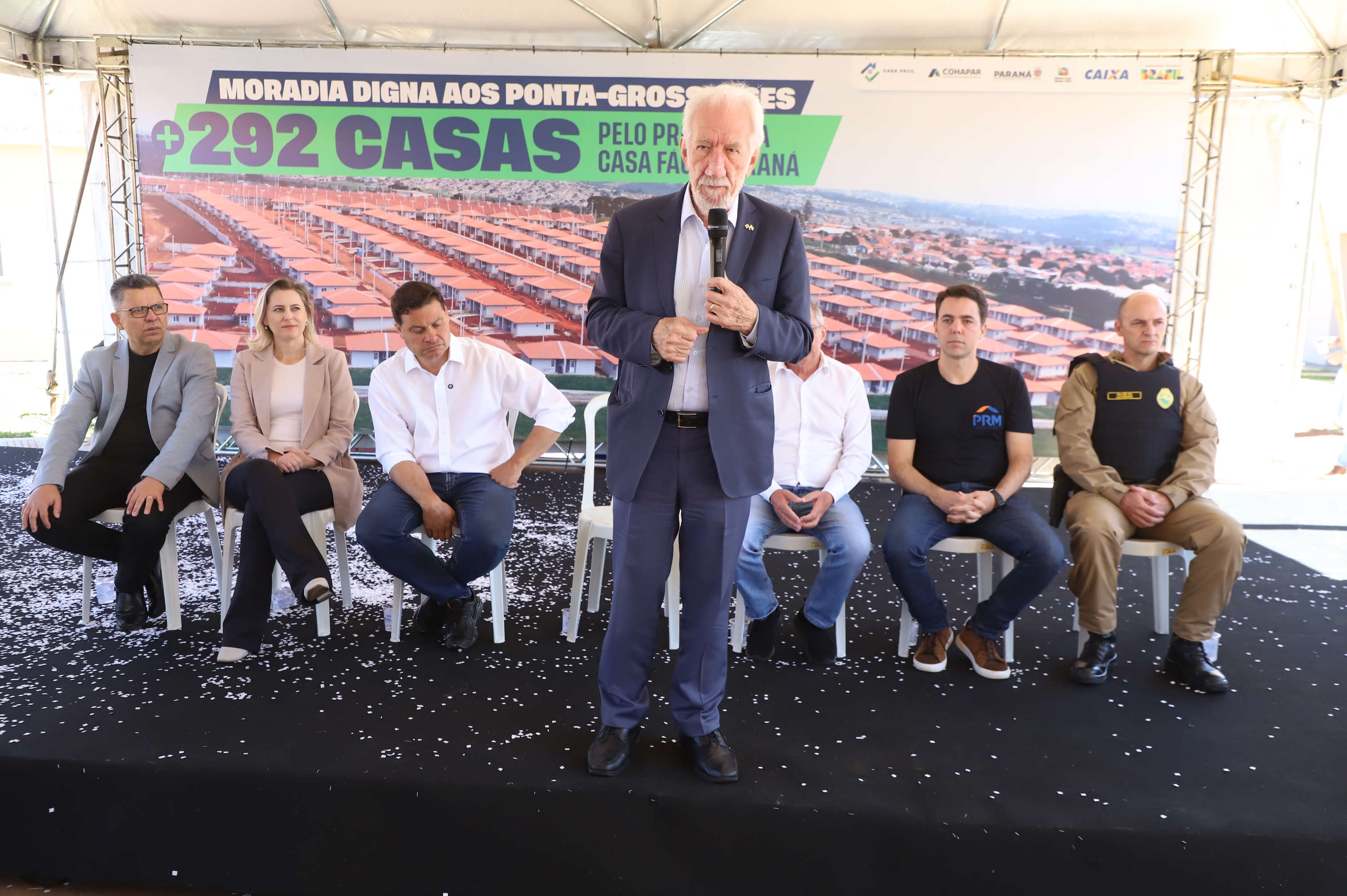 Casa Fácil Paraná: Darci Piana entrega casas para 292 famílias de Ponta Grossa