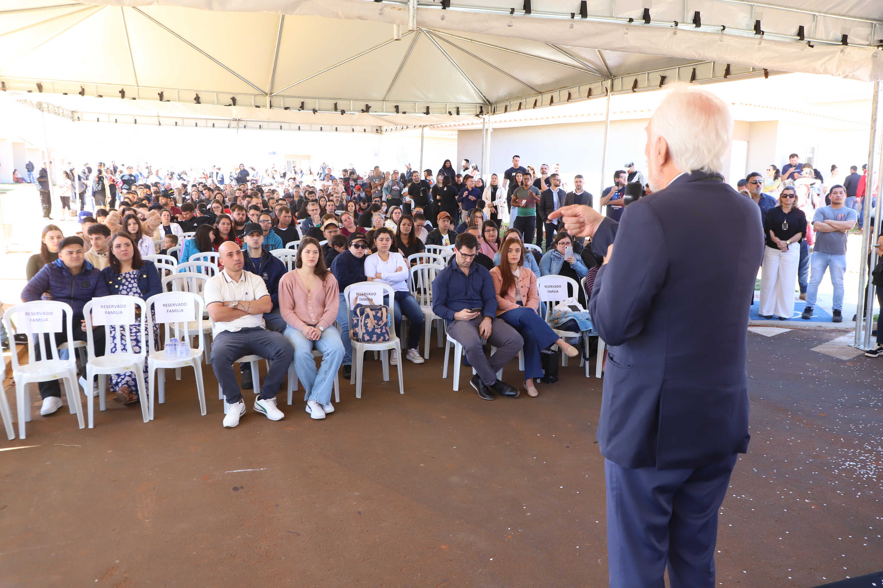 Casa Fácil Paraná: Darci Piana entrega casas para 292 famílias de Ponta Grossa