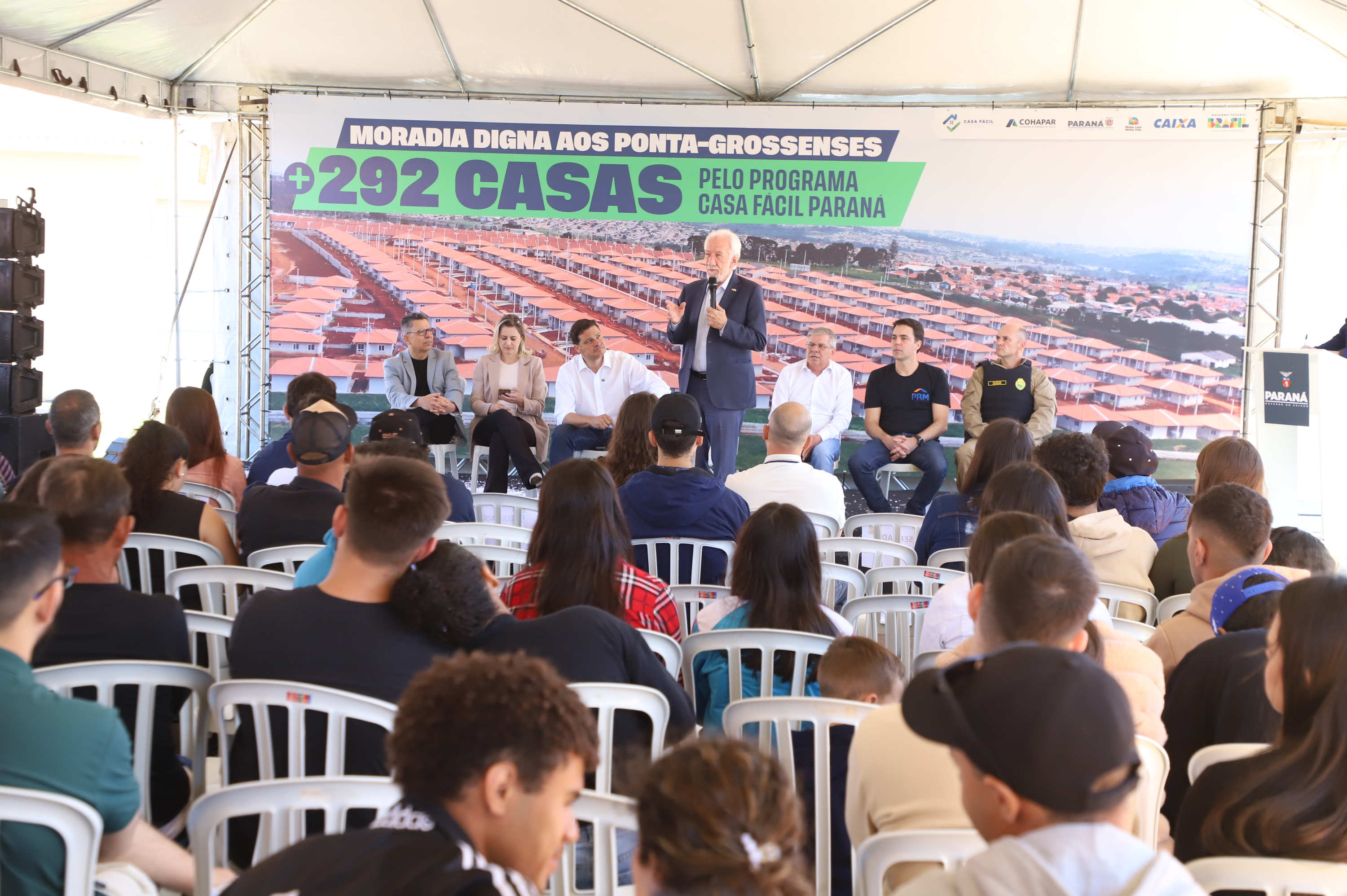 Casa Fácil Paraná: Darci Piana entrega casas para 292 famílias de Ponta Grossa