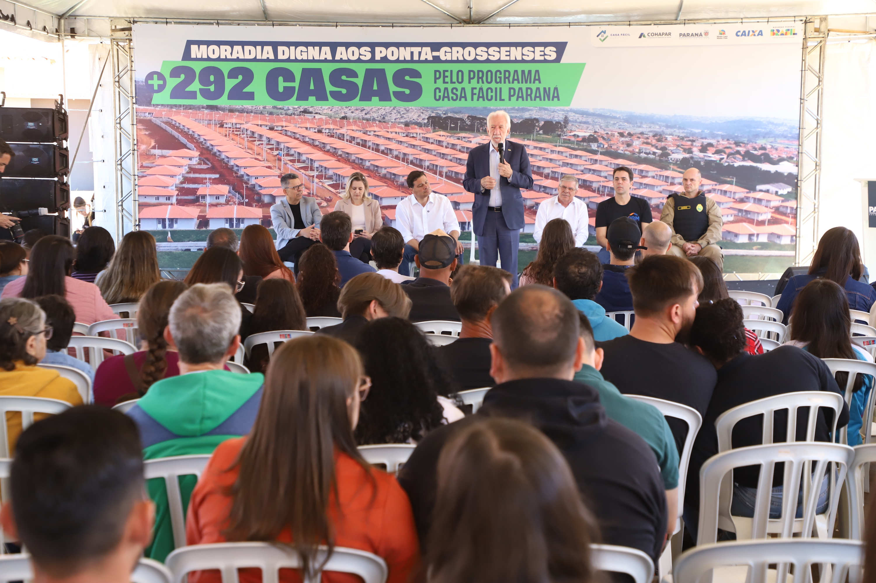 Casa Fácil Paraná: Darci Piana entrega casas para 292 famílias de Ponta Grossa