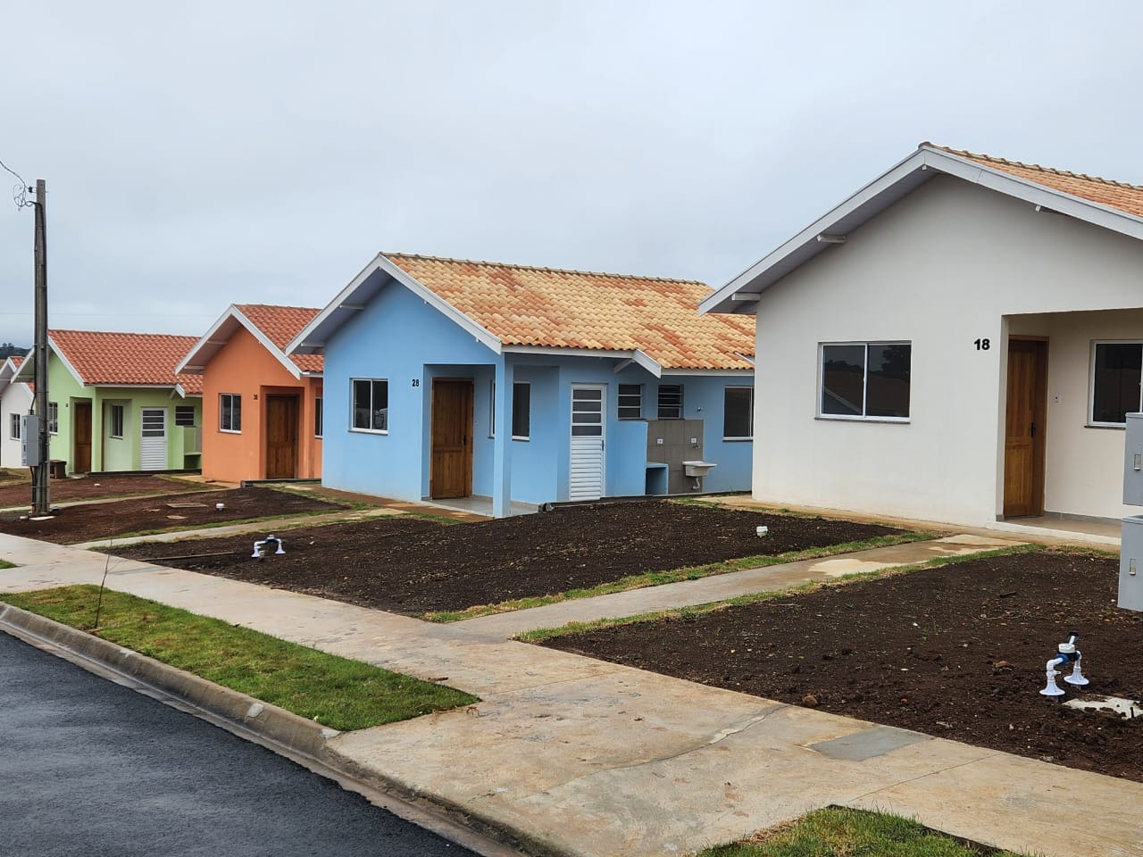 Em Coronel Domingos Soares, 29 famílias recebem moradias financiadas pela Cohapar