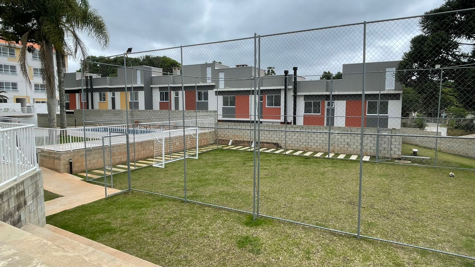 Cohapar entrega residencial com 184 casas e apartamentos em Curitiba