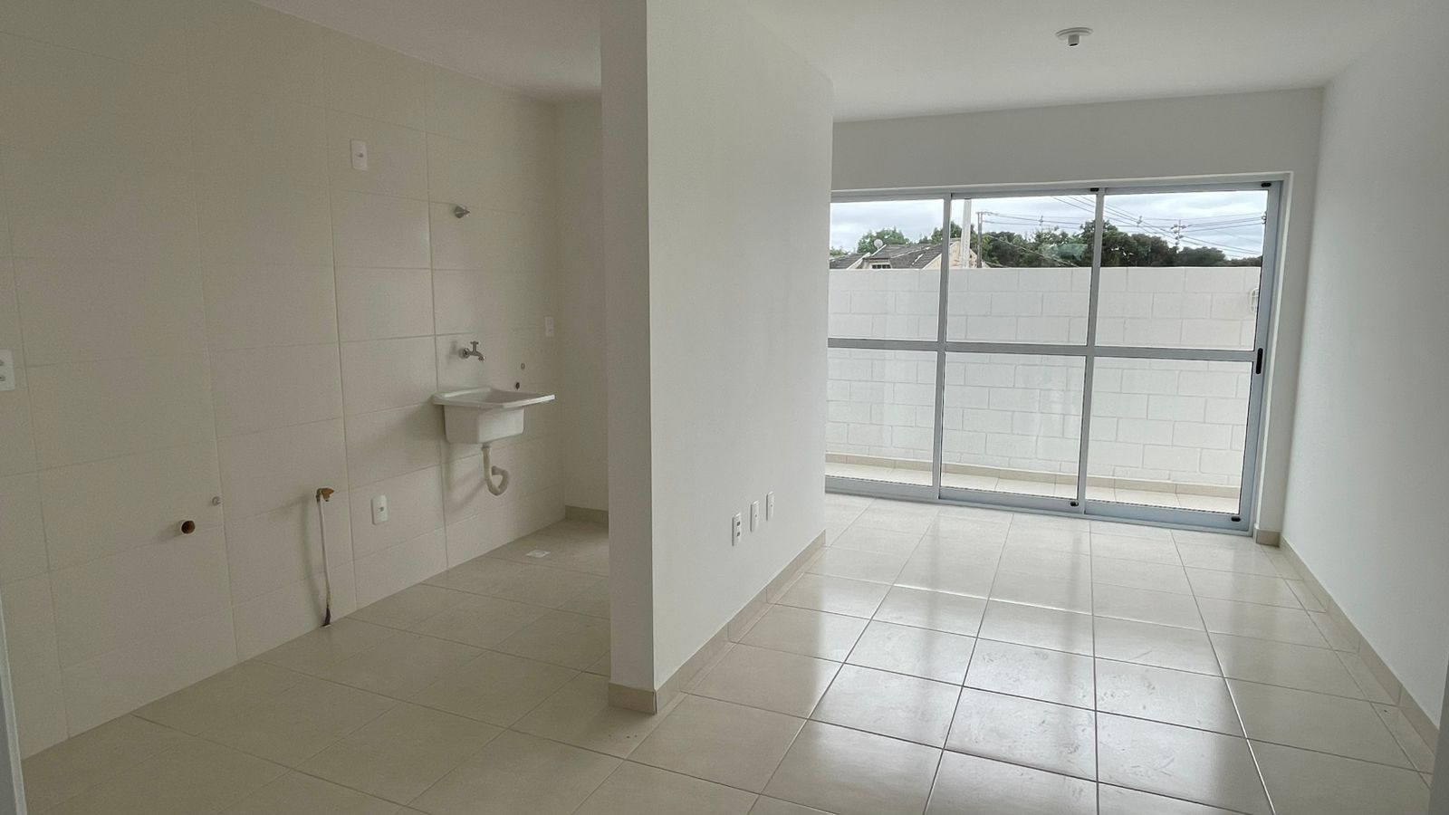 Cohapar entrega residencial com 184 casas e apartamentos em Curitiba