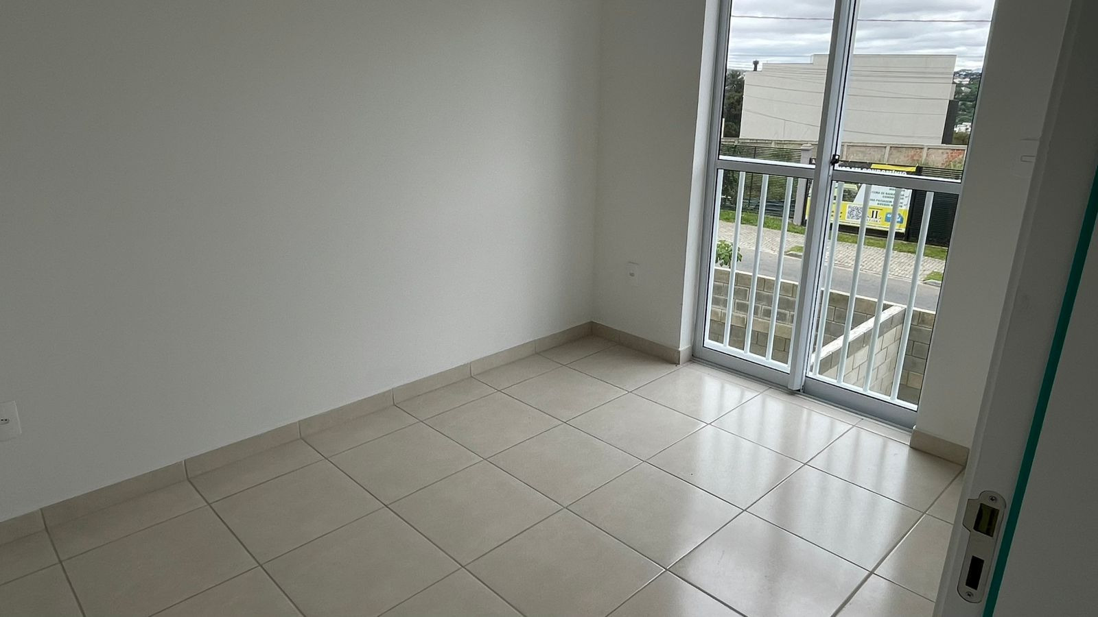 Cohapar entrega residencial com 184 casas e apartamentos em Curitiba