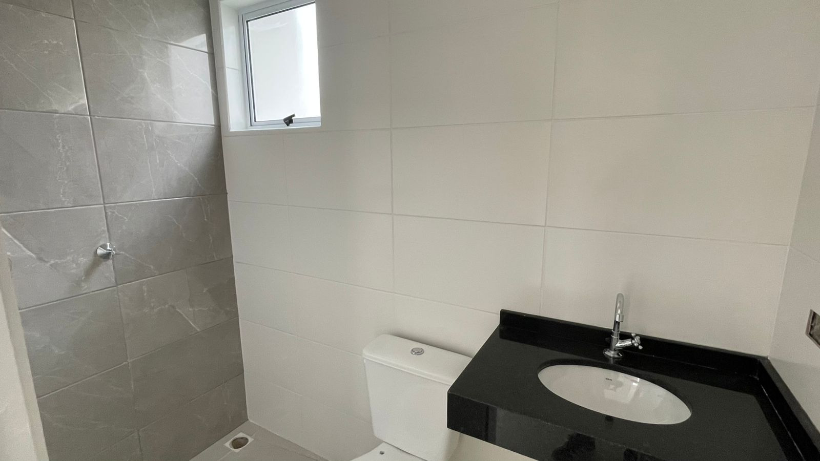 Cohapar entrega residencial com 184 casas e apartamentos em Curitiba