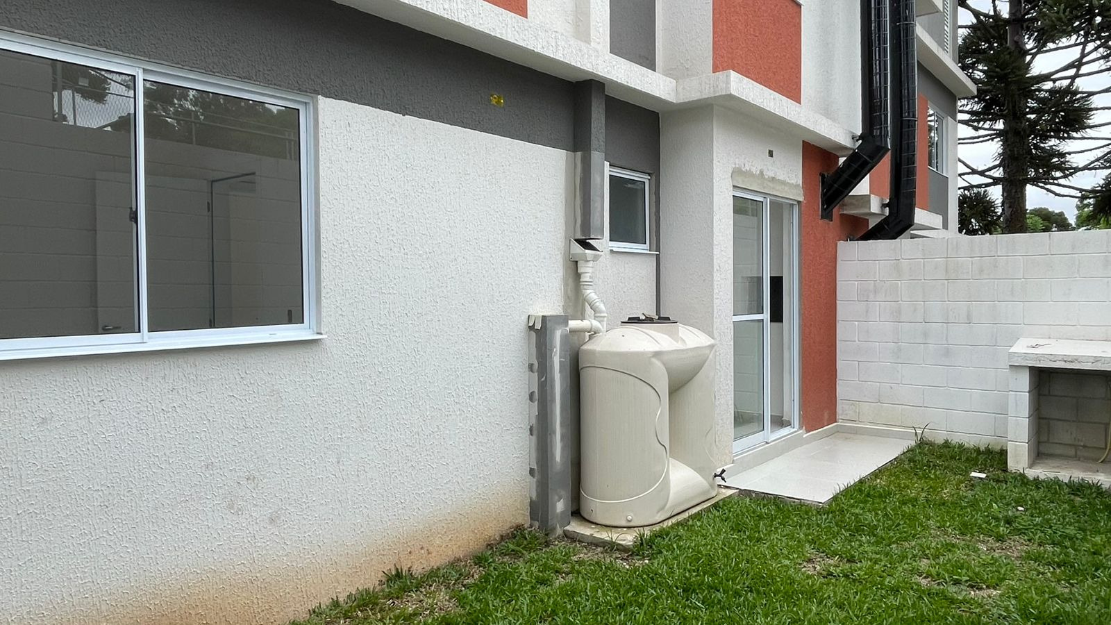 Cohapar entrega residencial com 184 casas e apartamentos em Curitiba