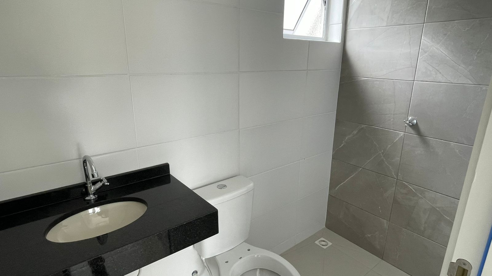 Cohapar entrega residencial com 184 casas e apartamentos em Curitiba