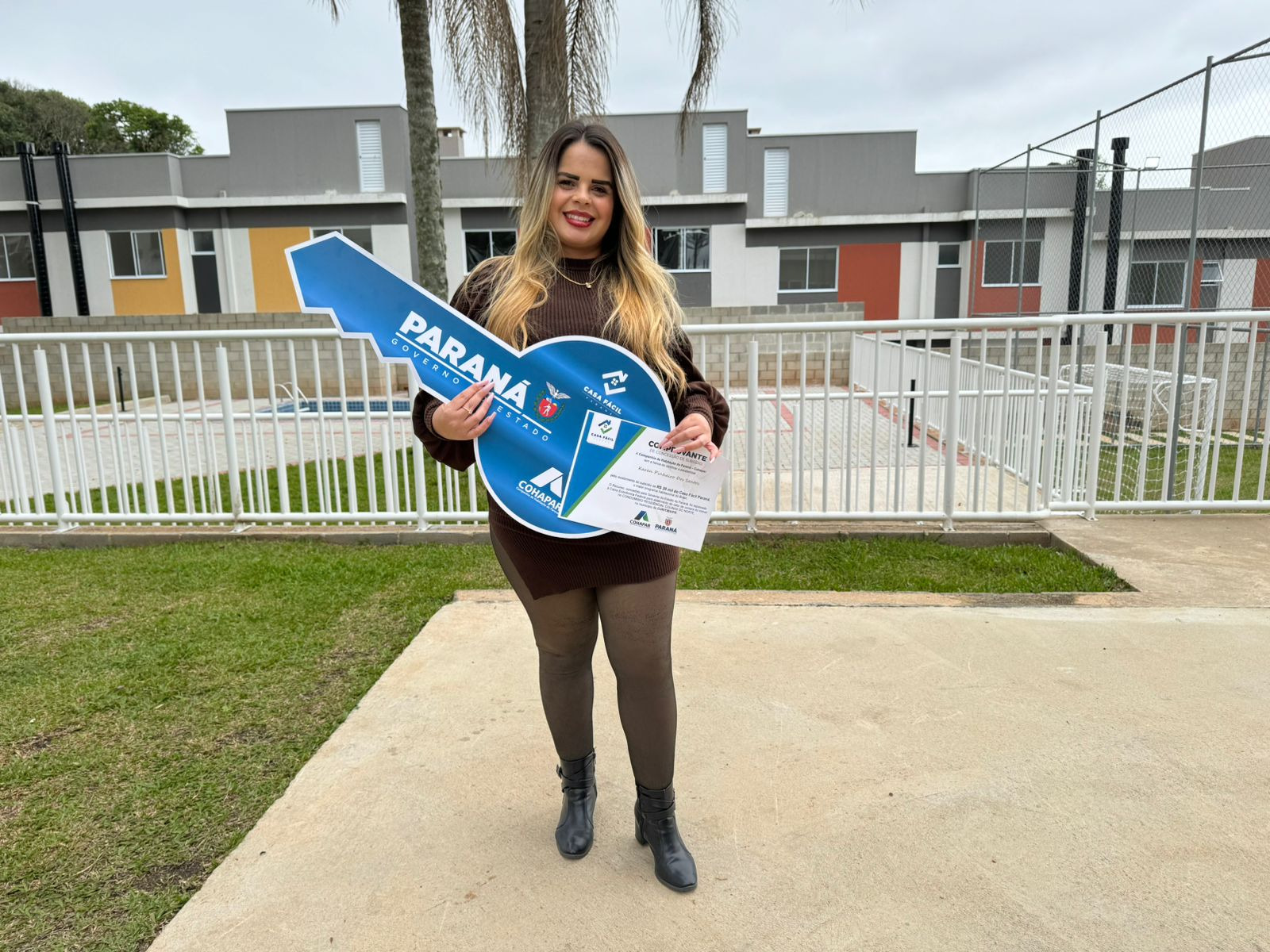 Cohapar entrega residencial com 184 casas e apartamentos em Curitiba