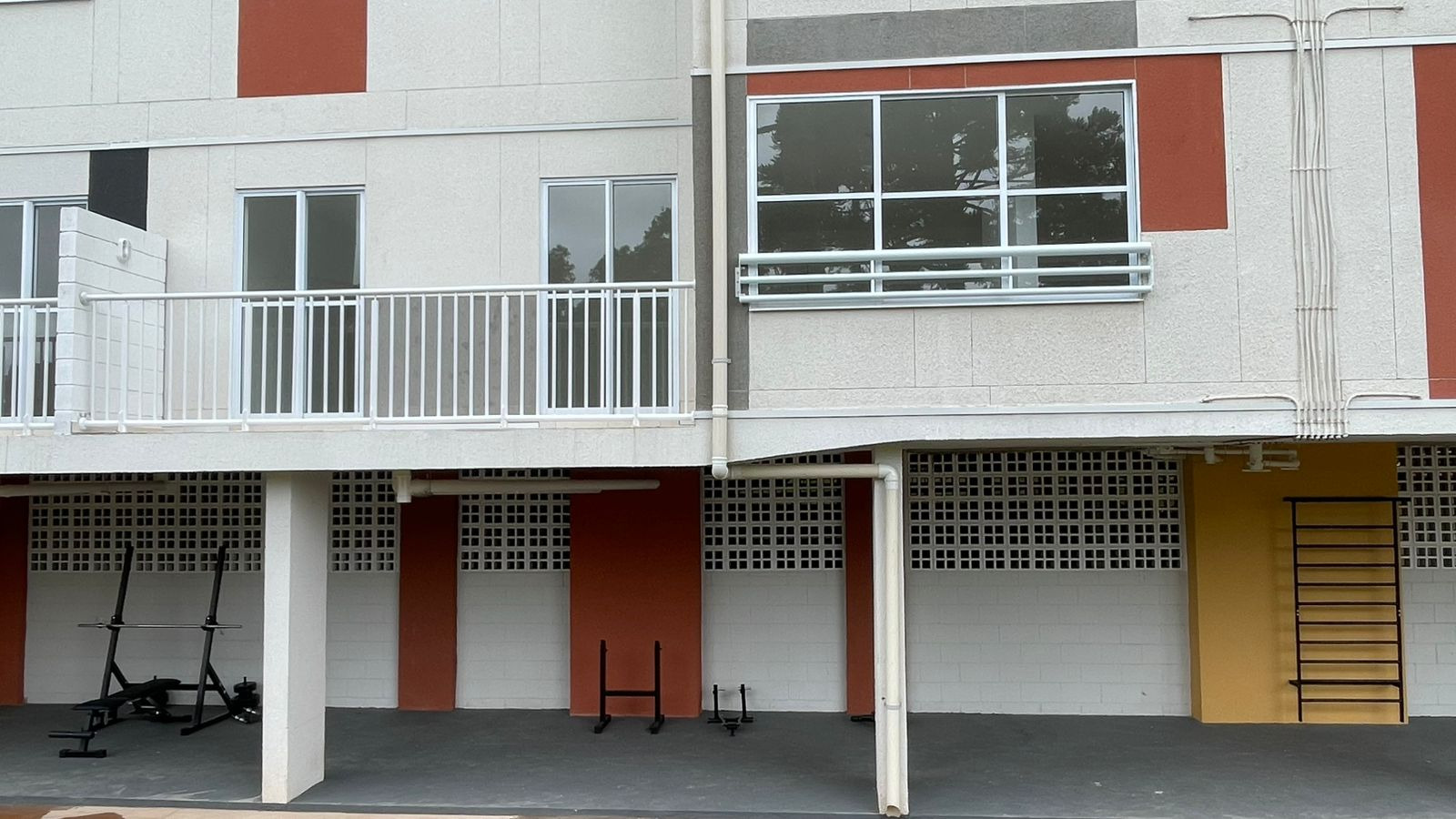 Cohapar entrega residencial com 184 casas e apartamentos em Curitiba