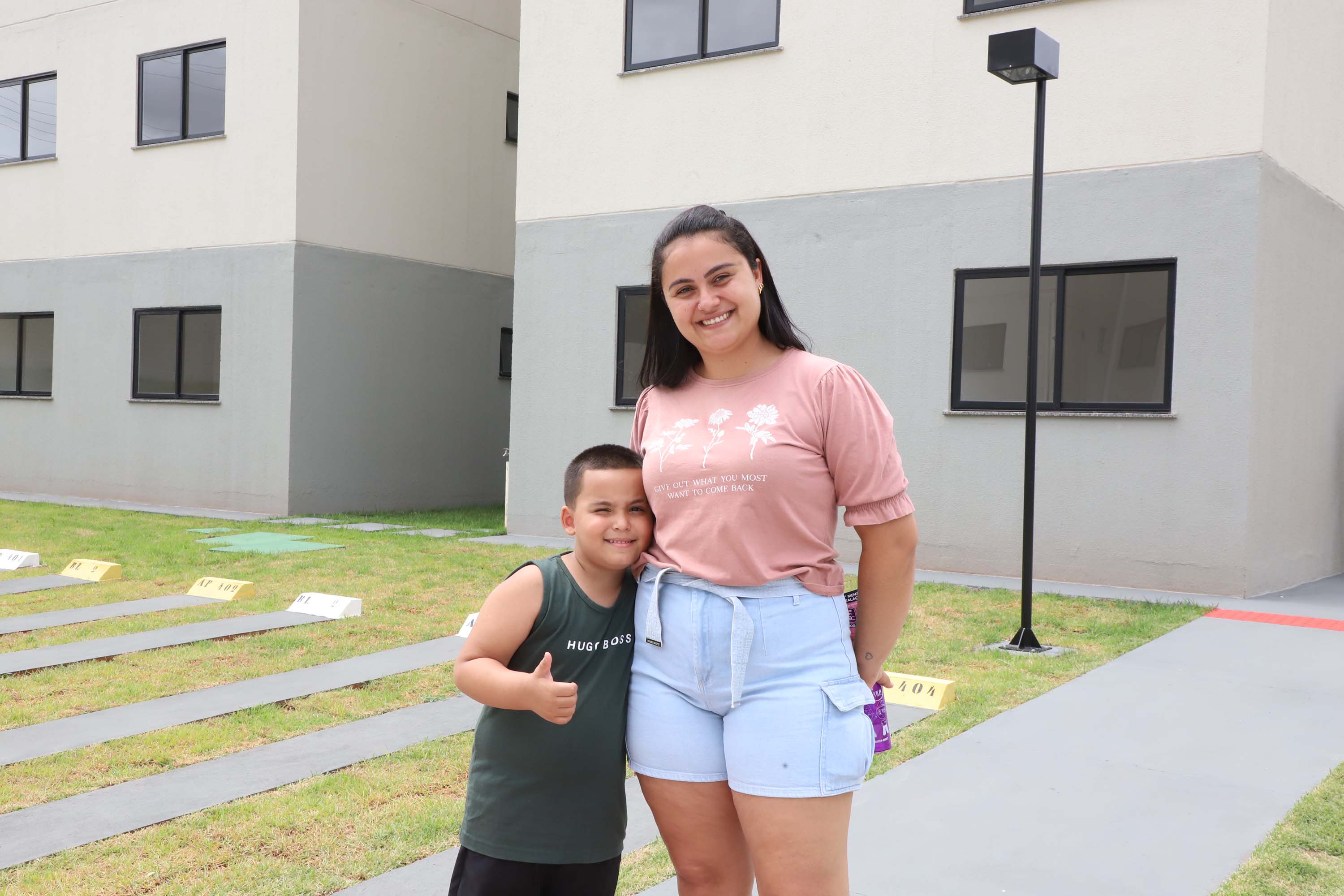 Programa Casa Fácil: vice-governador entrega residencial com 240 unidades em Londrina
