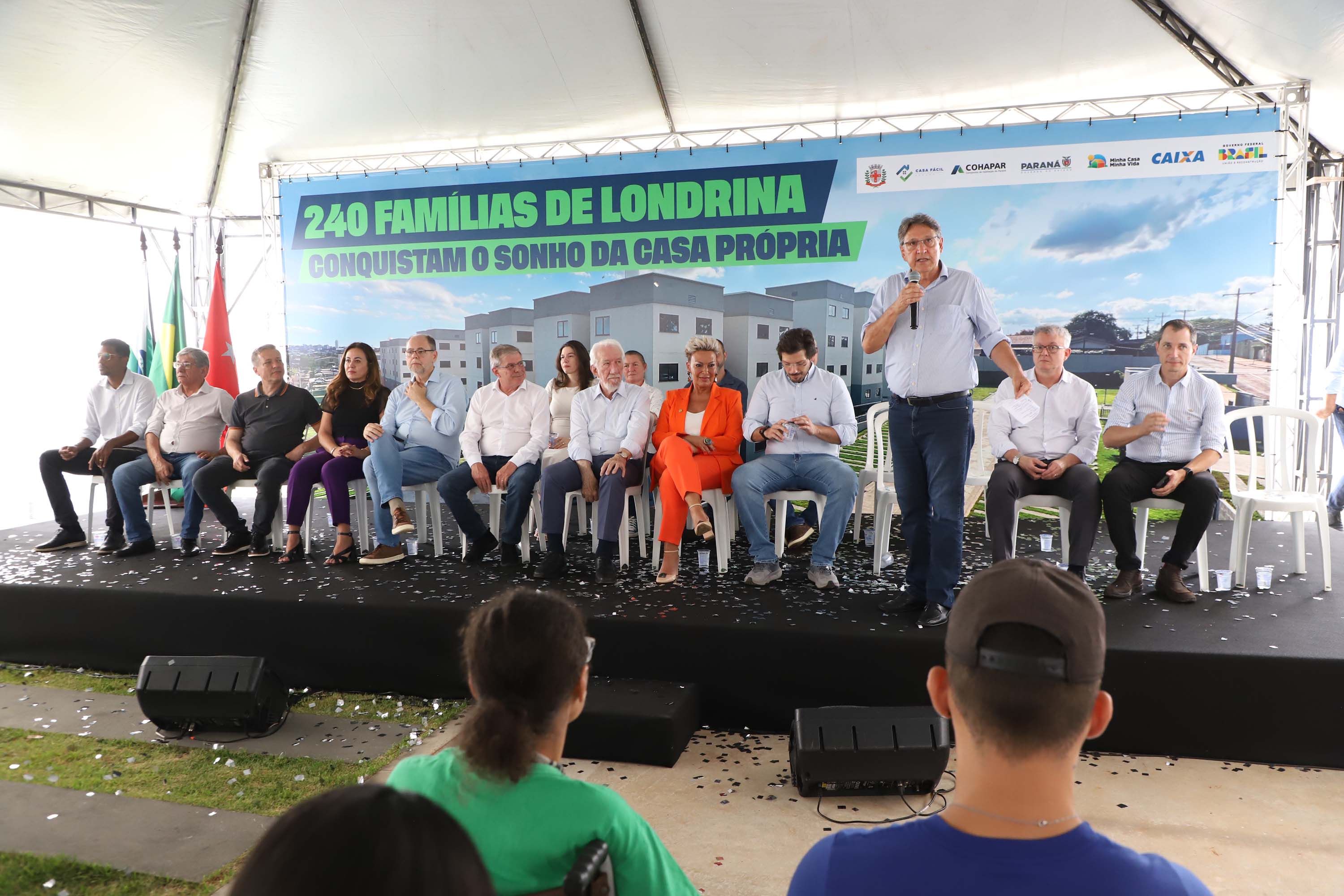 Programa Casa Fácil: vice-governador entrega residencial com 240 unidades em Londrina