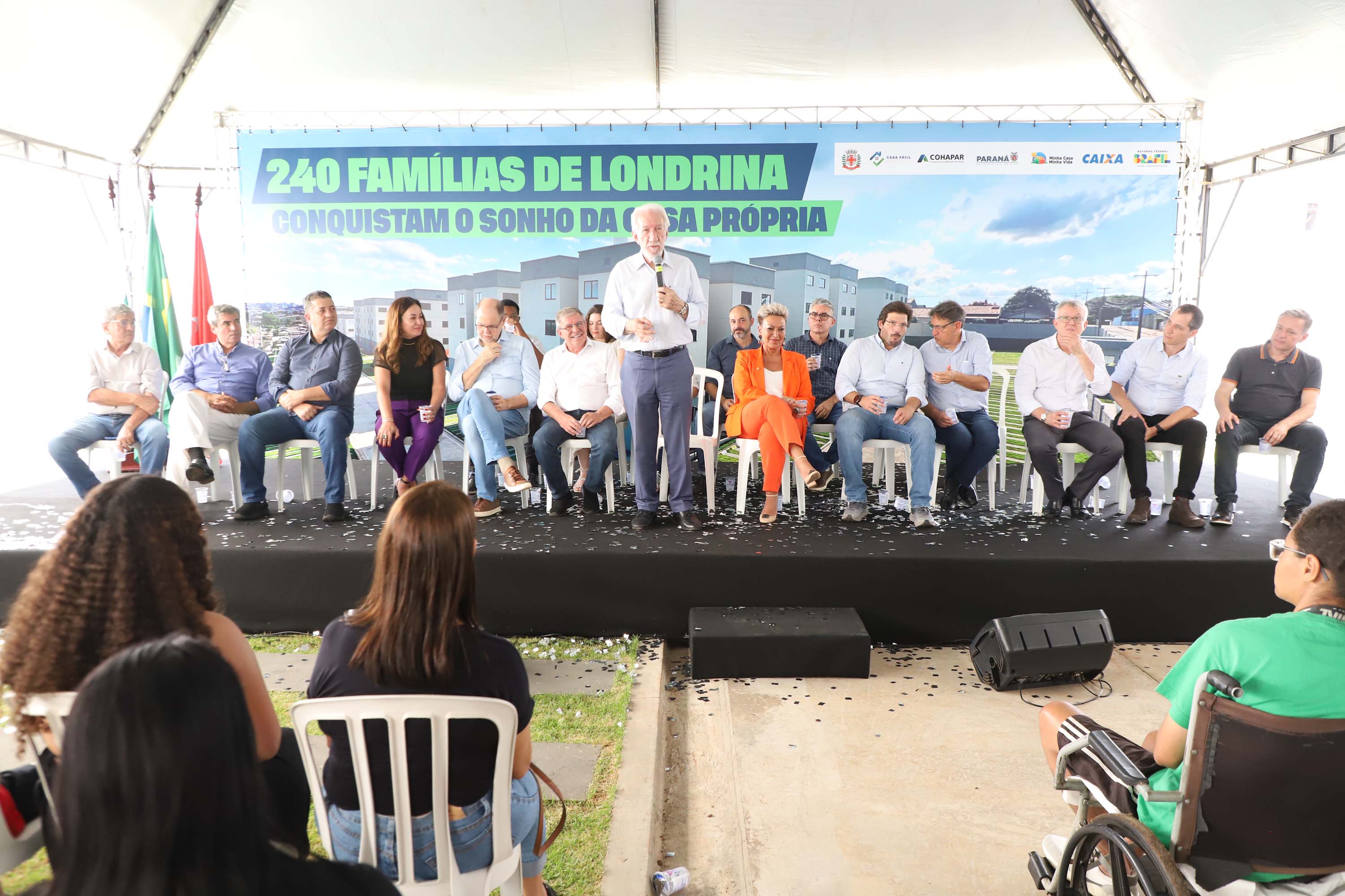 Programa Casa Fácil: vice-governador entrega residencial com 240 unidades em Londrina