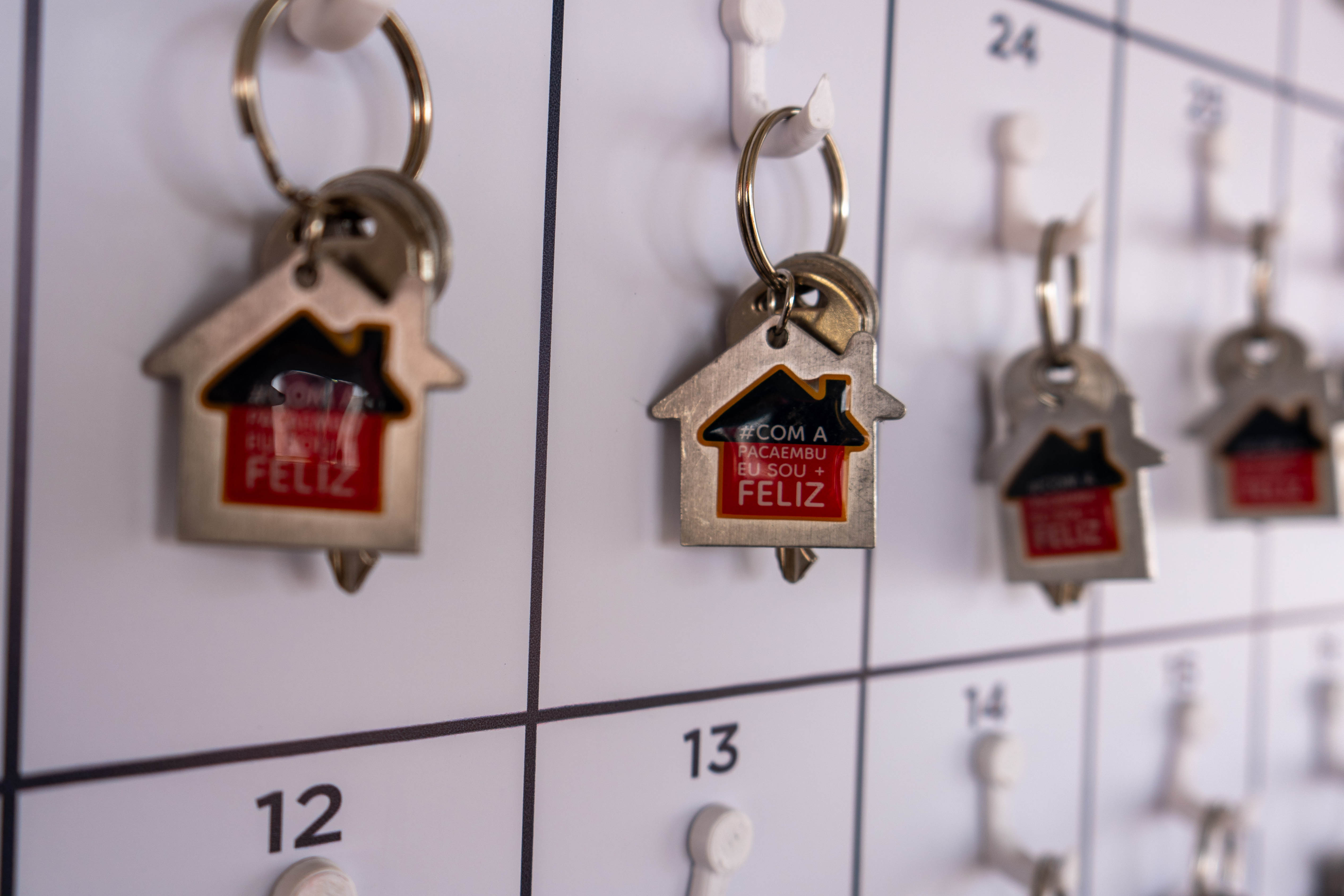 499 famílias de Ponta Grossa recebem chaves da casa própria com apoio do Estado