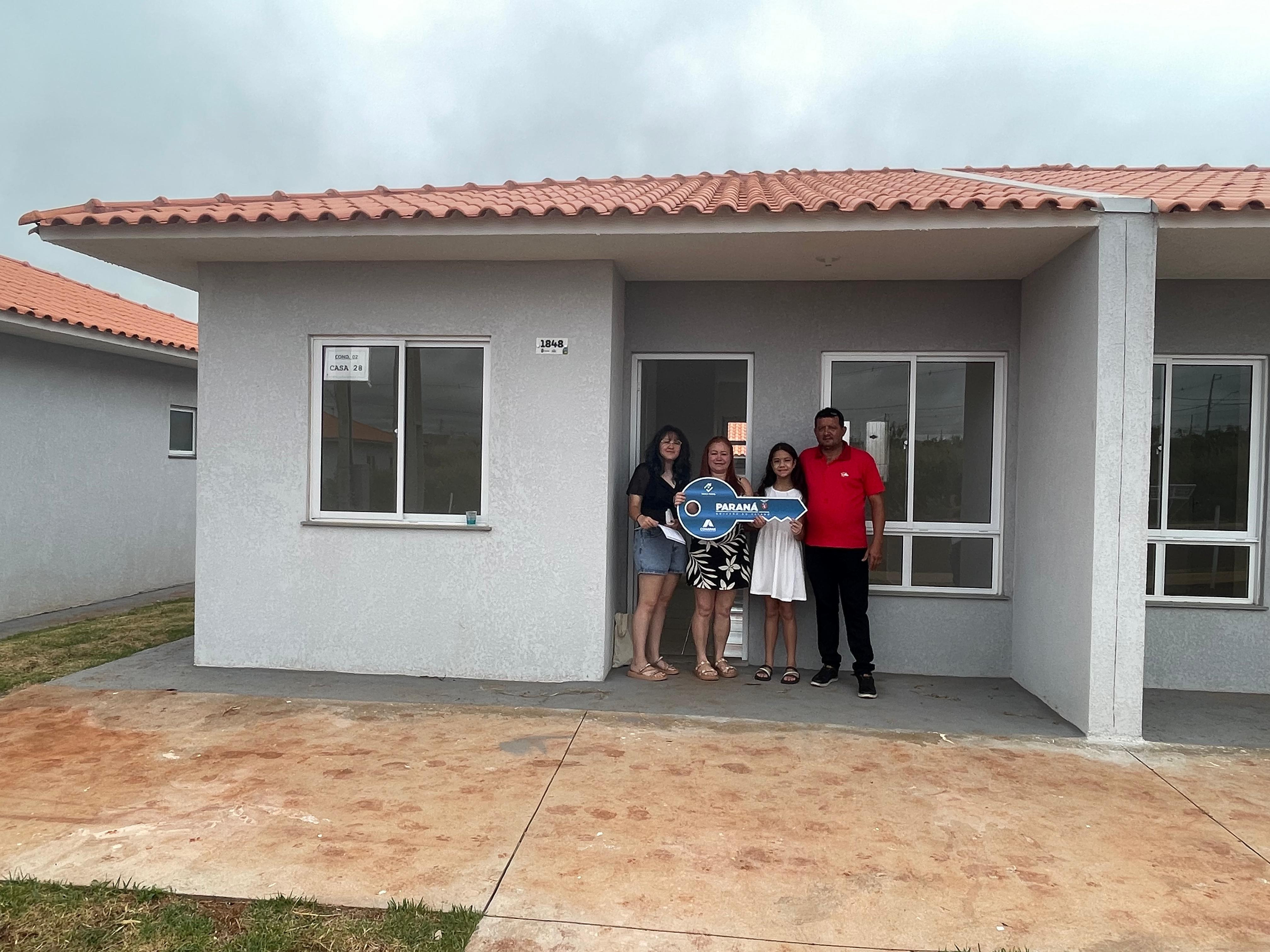 Com mais de R$ 2 milhões do Casa Fácil, 104 famílias de Campo Mourão conquistam imóveis próprios