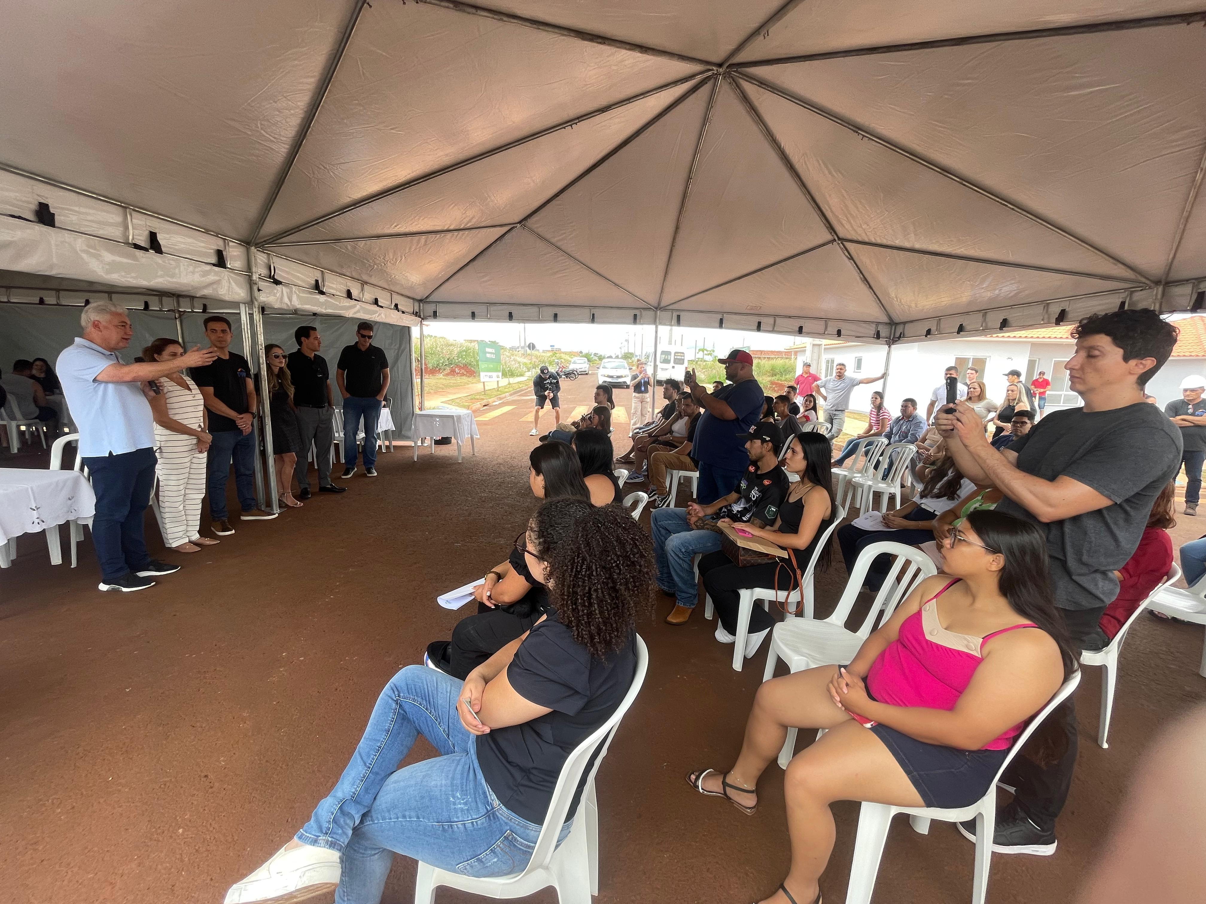 Com mais de R$ 2 milhões do Casa Fácil, 104 famílias de Campo Mourão conquistam imóveis próprios