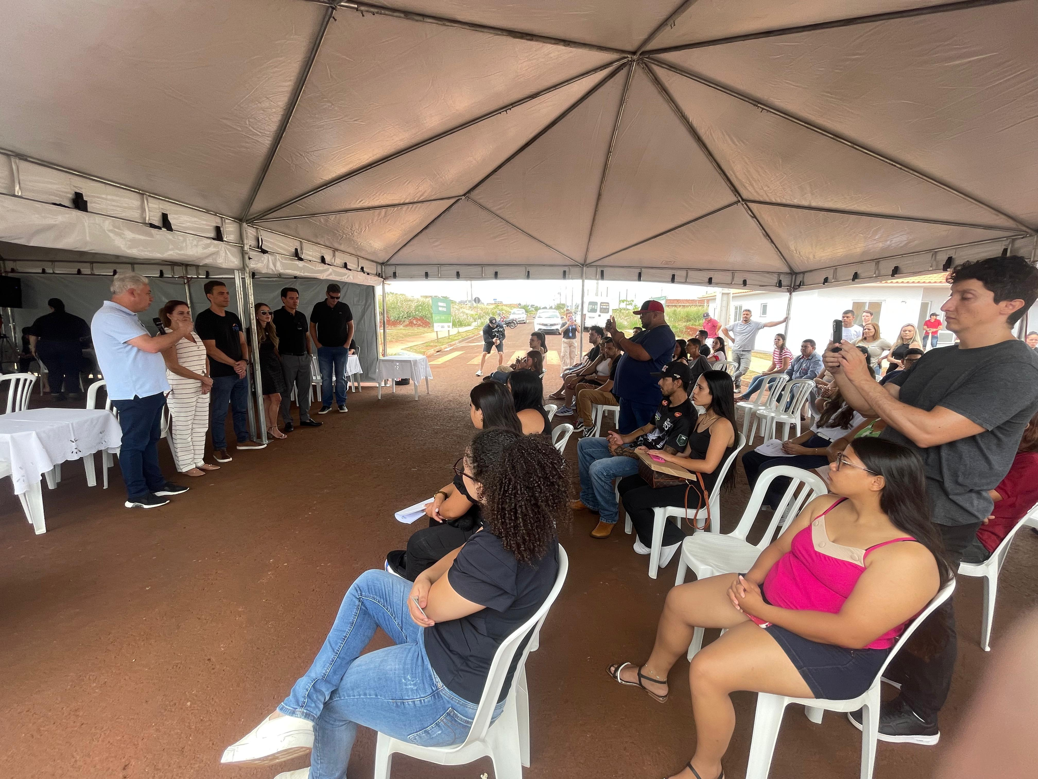 Com mais de R$ 2 milhões do Casa Fácil, 104 famílias de Campo Mourão conquistam imóveis próprios