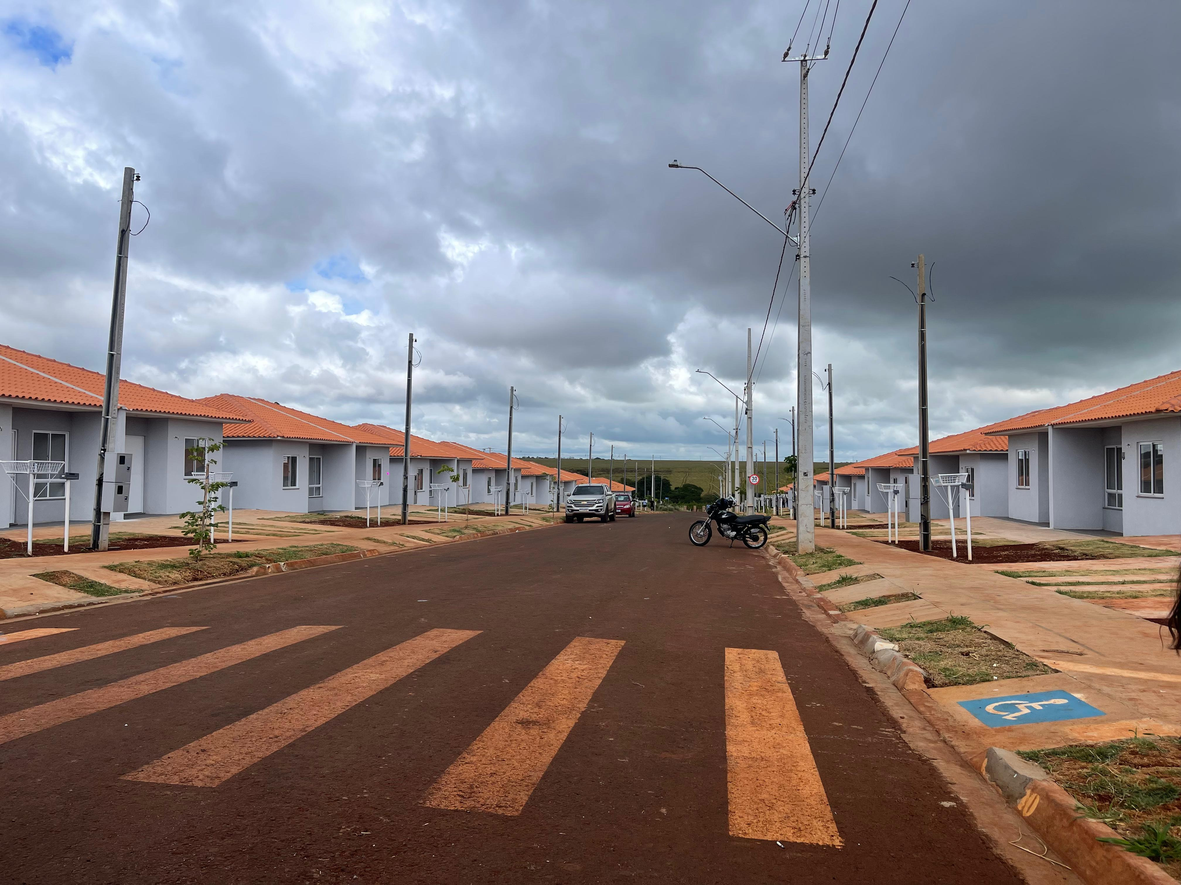 Com mais de R$ 2 milhões do Casa Fácil, 104 famílias de Campo Mourão conquistam imóveis próprios