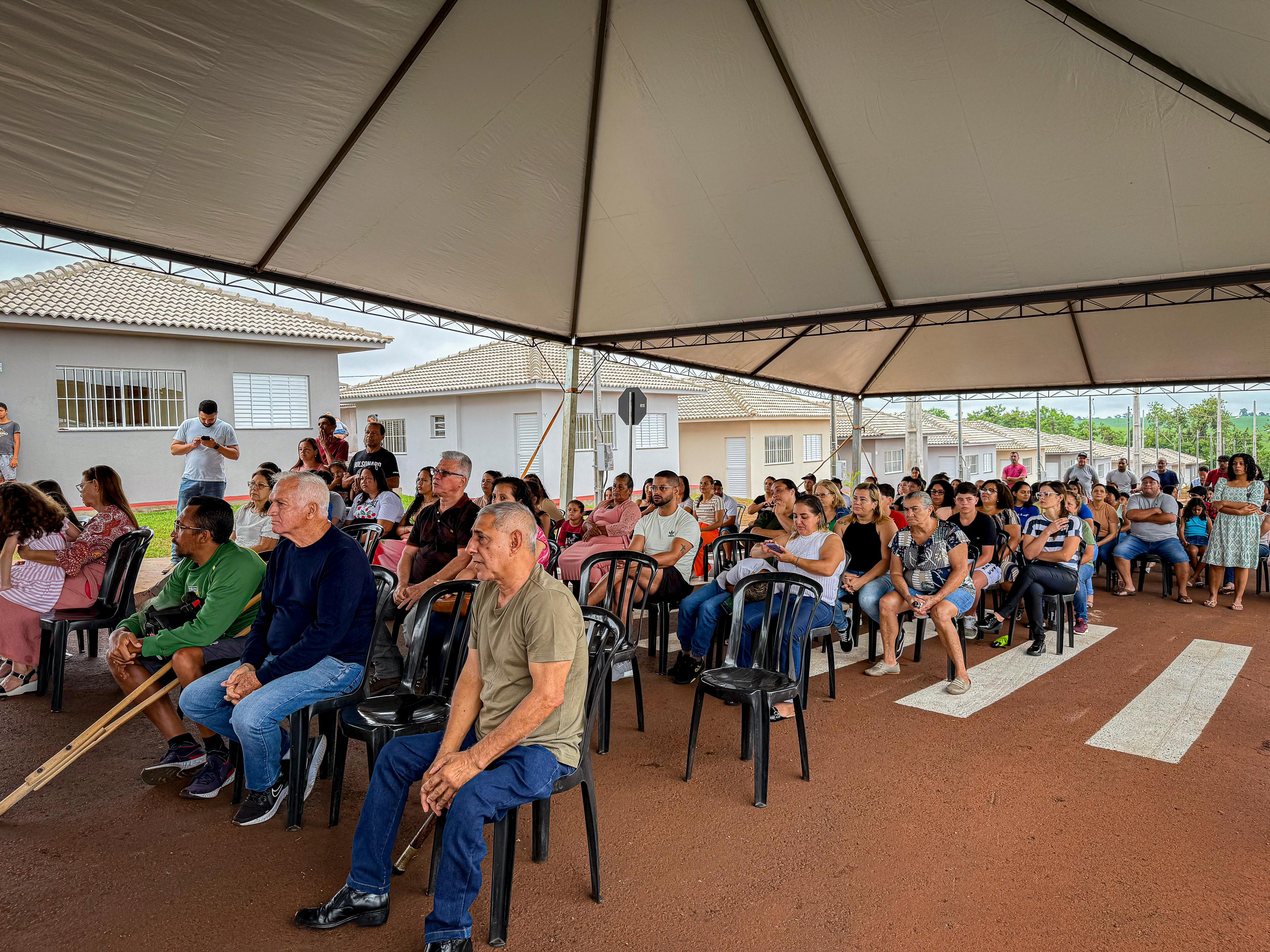 Em Jussara e Santa Cruz do Monte Castelo, 89 famílias comemoraram as festas de fim de ano em suas moradias próprias