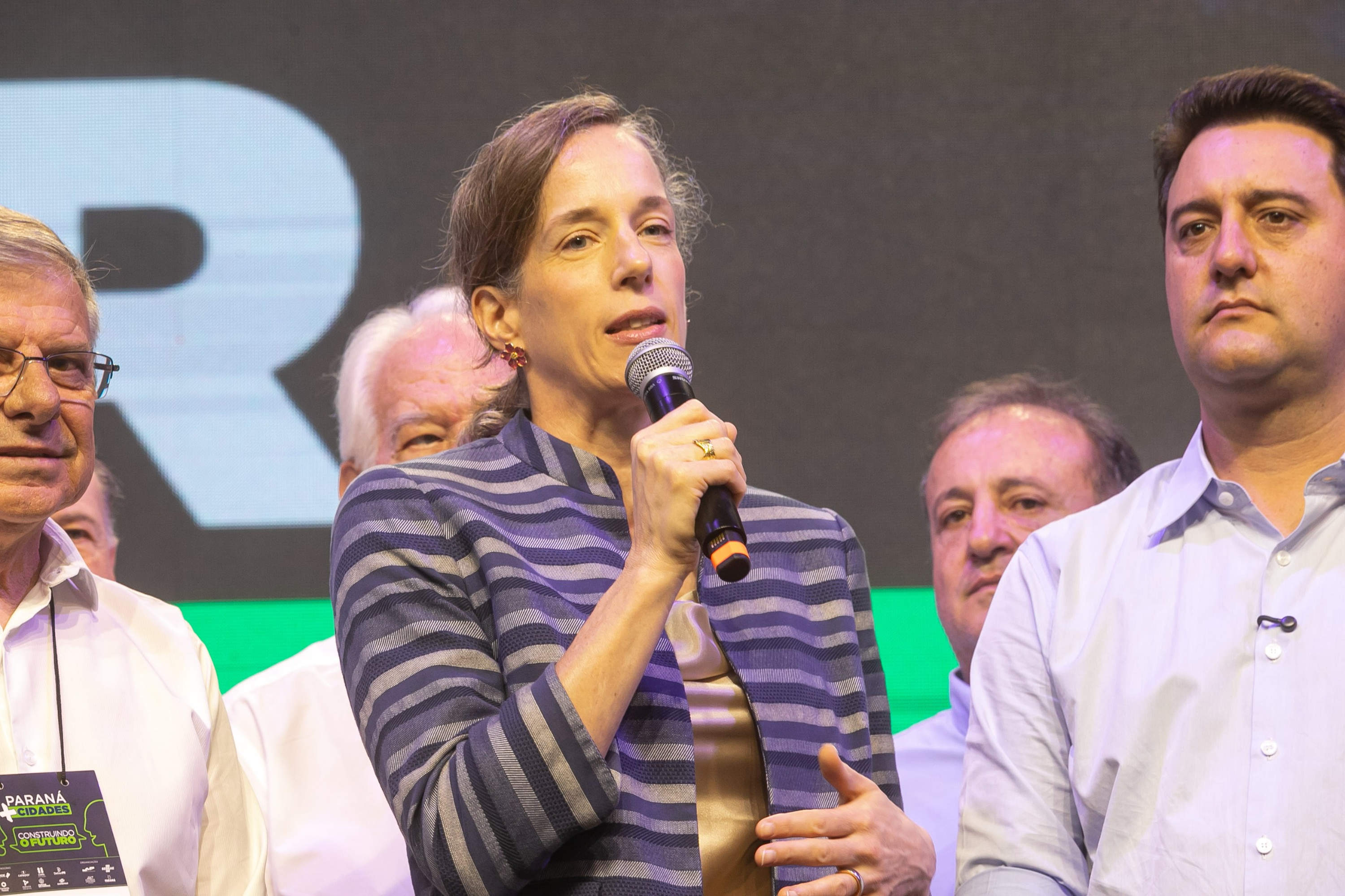 Paraná vai investir mais de R$ 1 bilhão para a construção de 6 mil casas a famílias vulneráveis