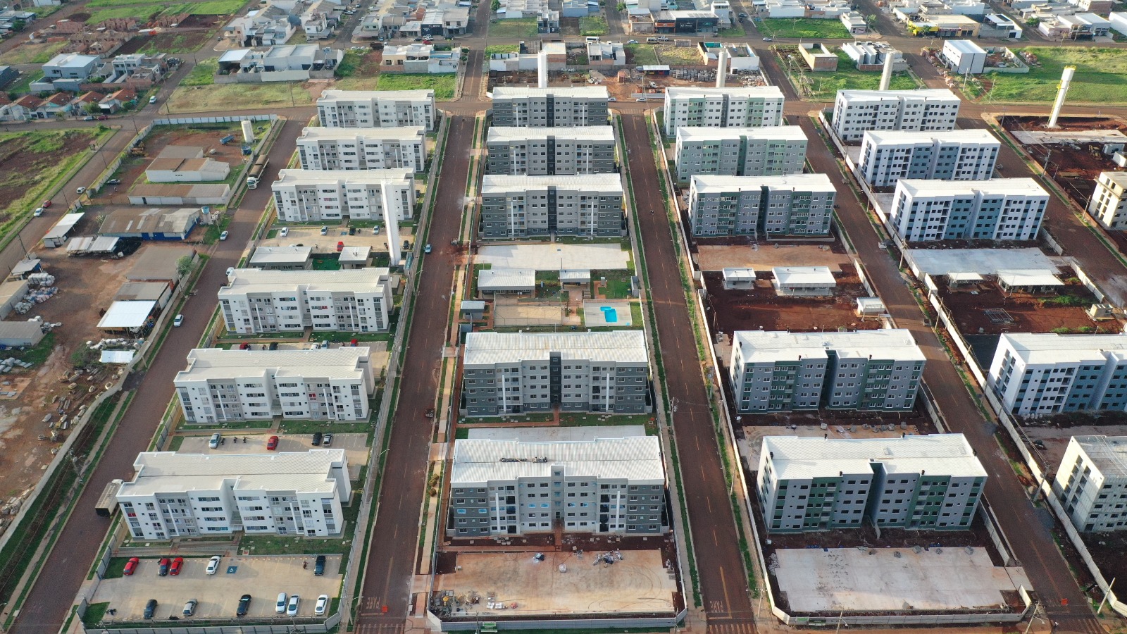 Com mais de R$ 2,4 milhões em recursos estaduais, residencial beneficia 200 famílias em Cascavel