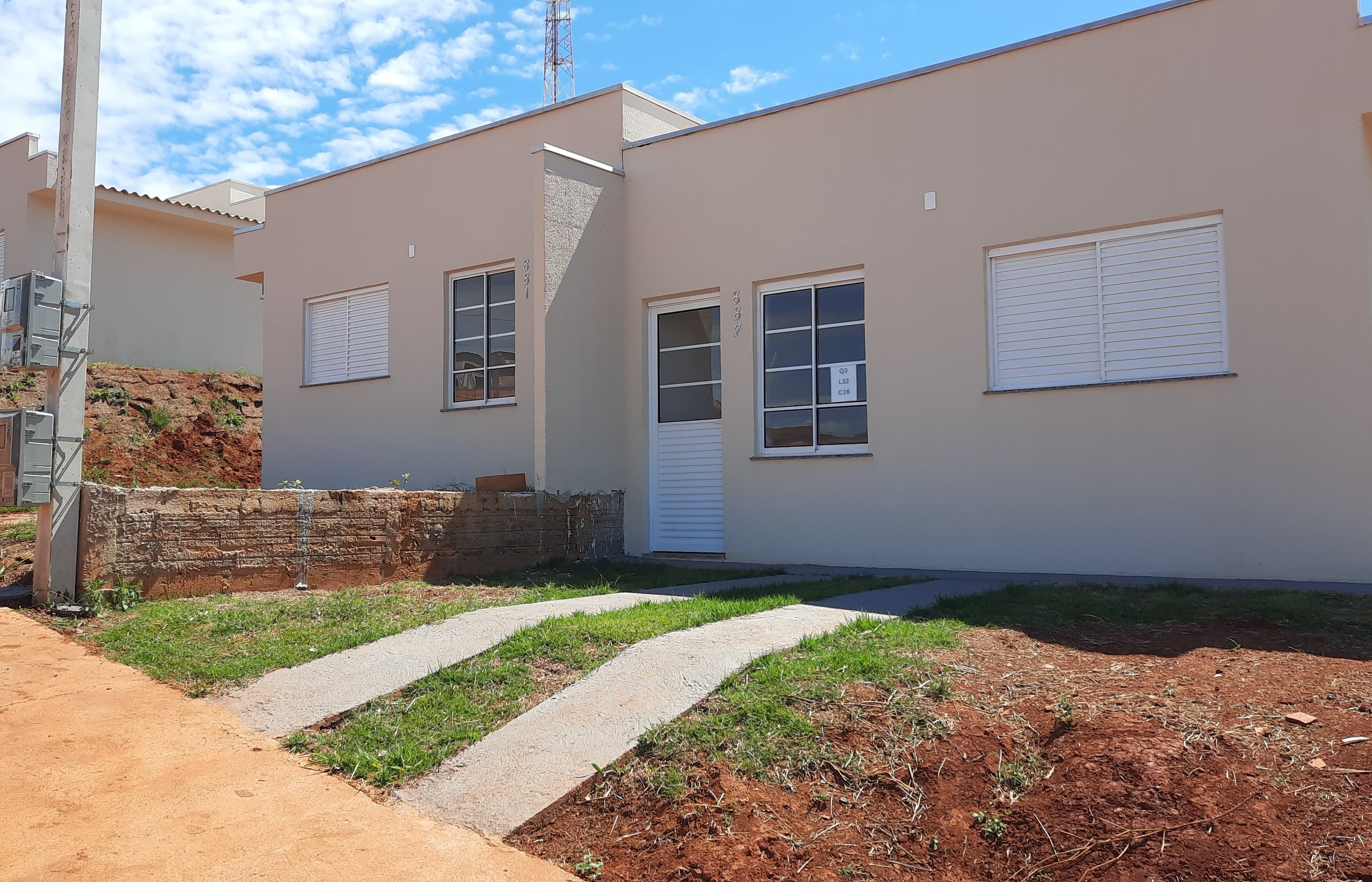 Cohapar entrega residencial com 80 casas em Joaquim Távora