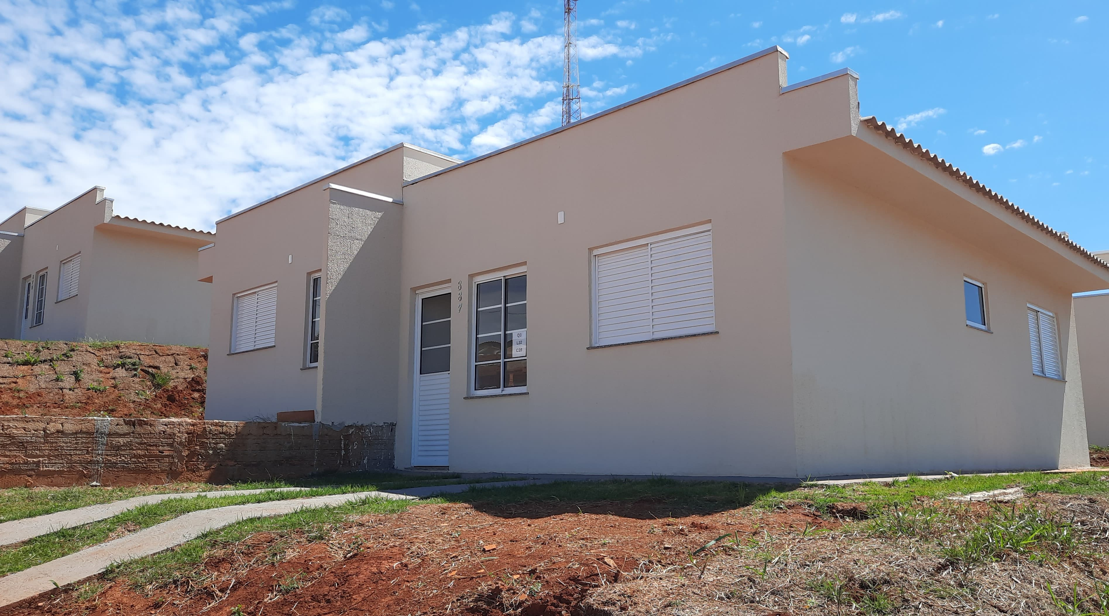 Cohapar entrega residencial com 80 casas em Joaquim Távora