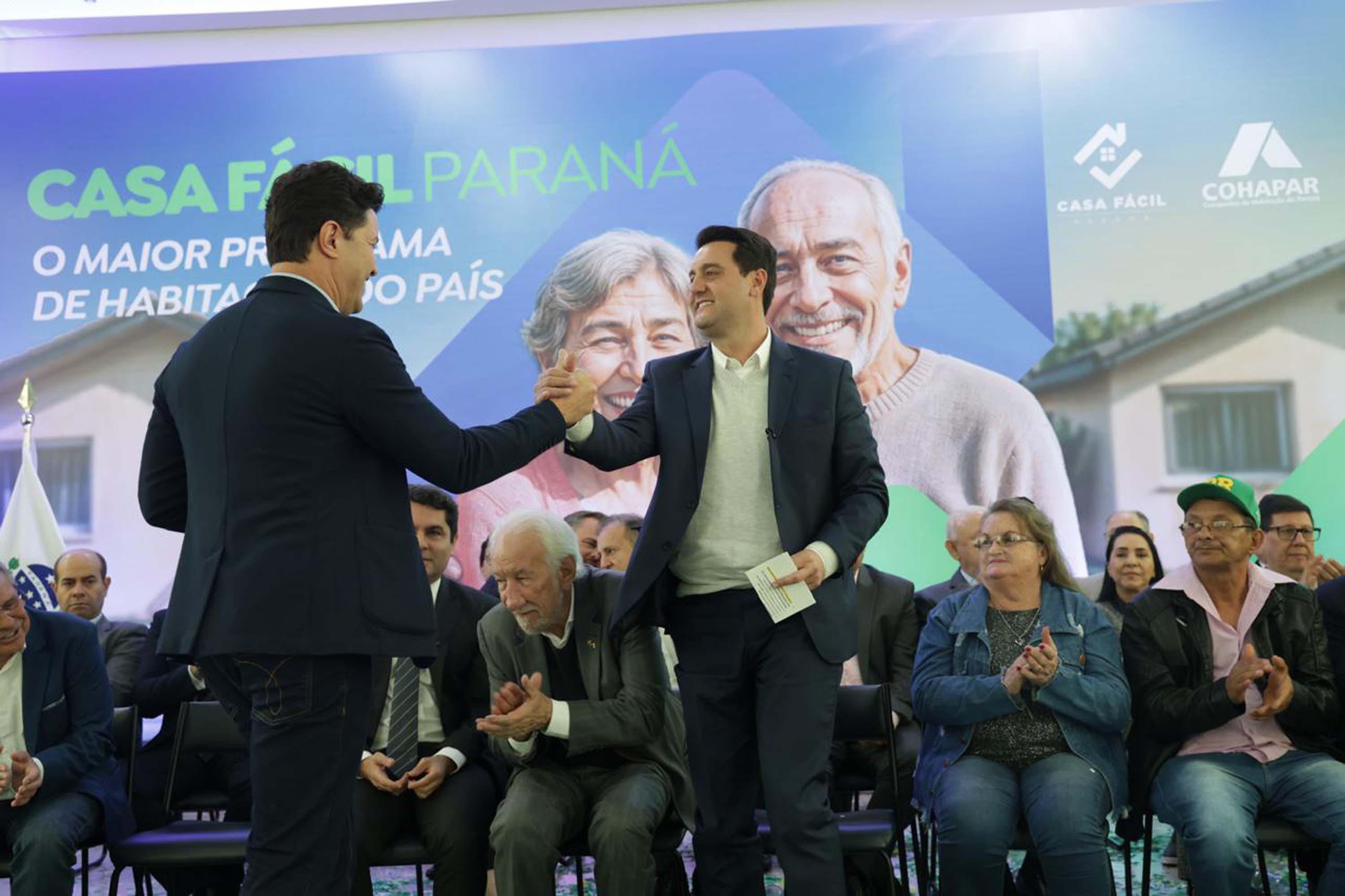 Convênio entre Cohapar e Sanepar vai levar banheiros a mais de 3 mil residências