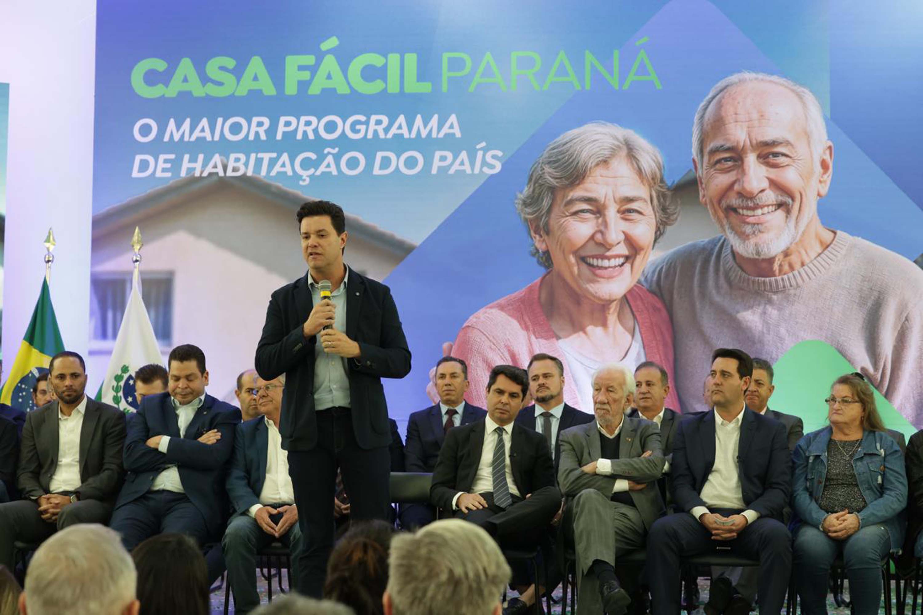 Convênio entre Cohapar e Sanepar vai levar banheiros a mais de 3 mil residências