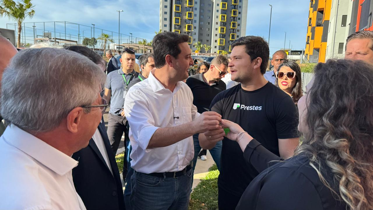 Sonho realizado: governador entrega residencial com 528 apartamentos em Guarapuava