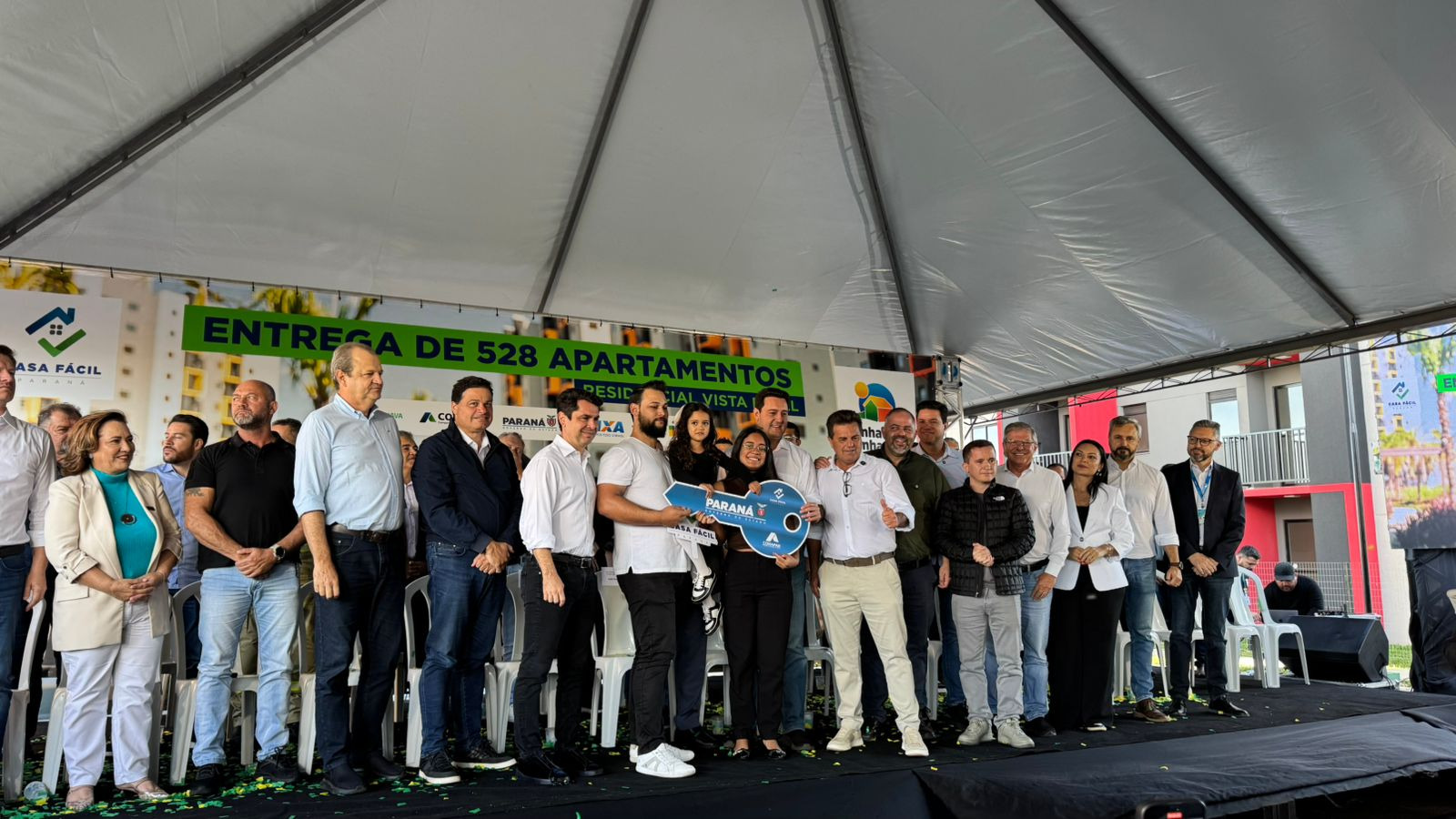 Sonho realizado: governador entrega residencial com 528 apartamentos em Guarapuava