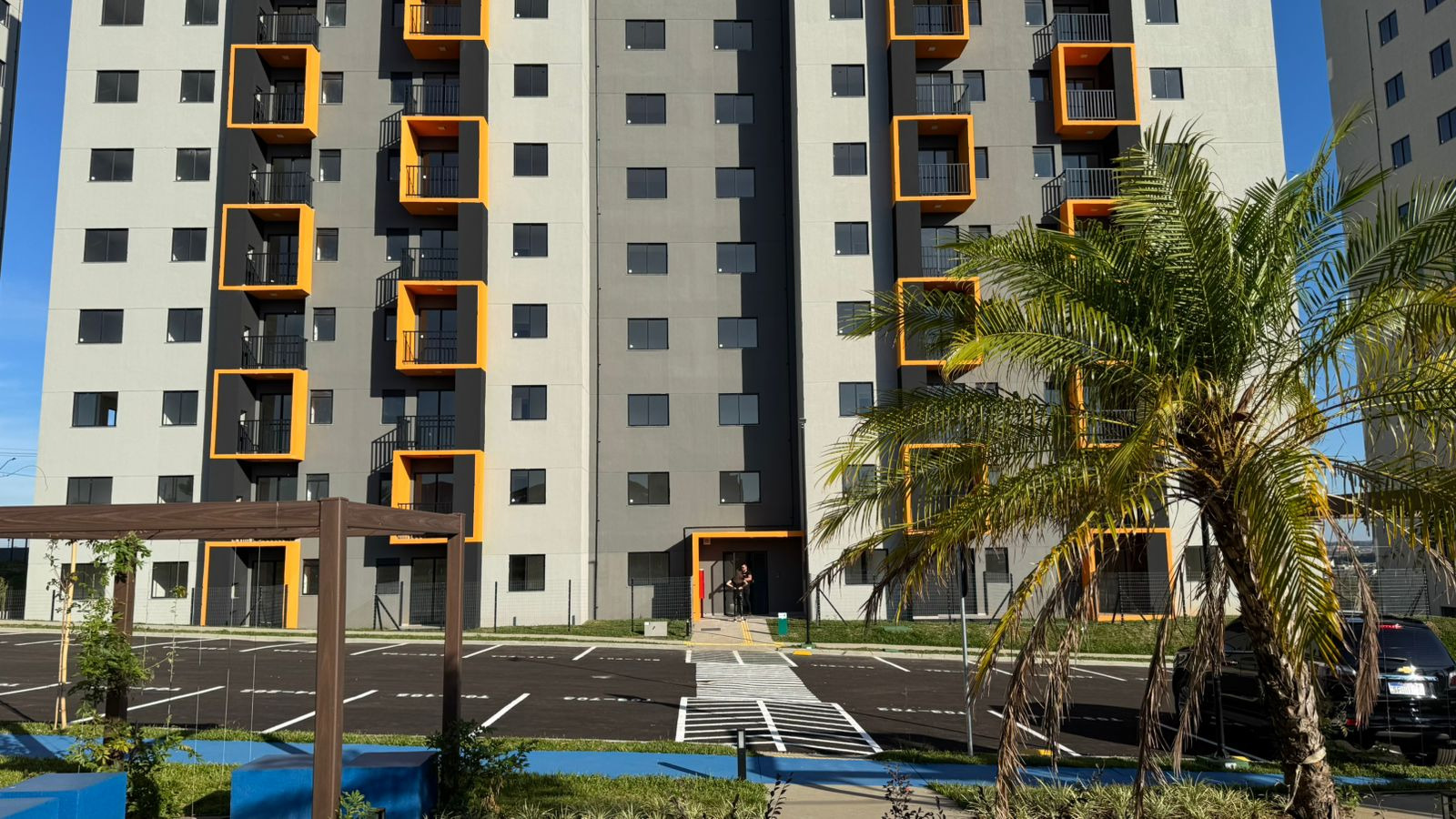 Sonho realizado: governador entrega residencial com 528 apartamentos em Guarapuava