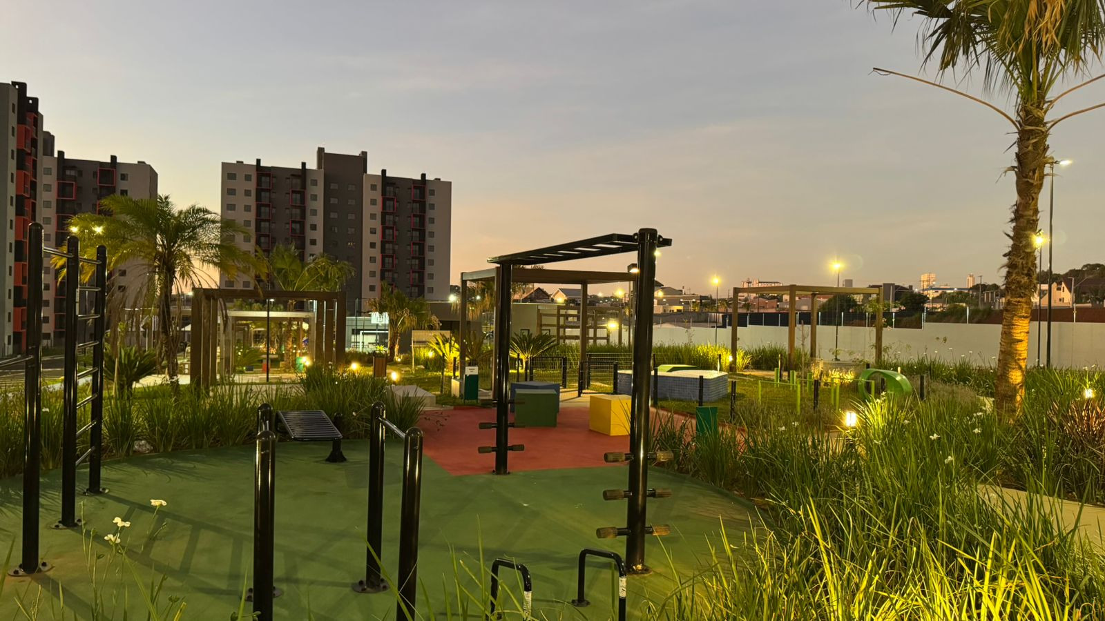 Sonho realizado: governador entrega residencial com 528 apartamentos em Guarapuava