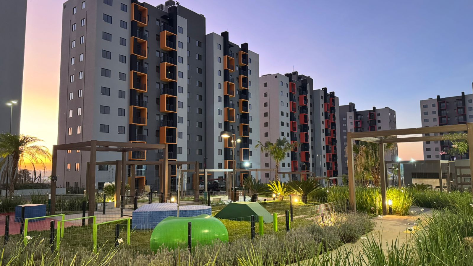 Sonho realizado: governador entrega residencial com 528 apartamentos em Guarapuava