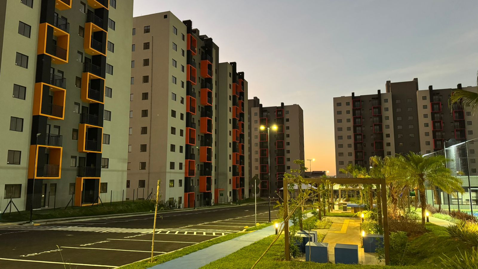 Sonho realizado: governador entrega residencial com 528 apartamentos em Guarapuava