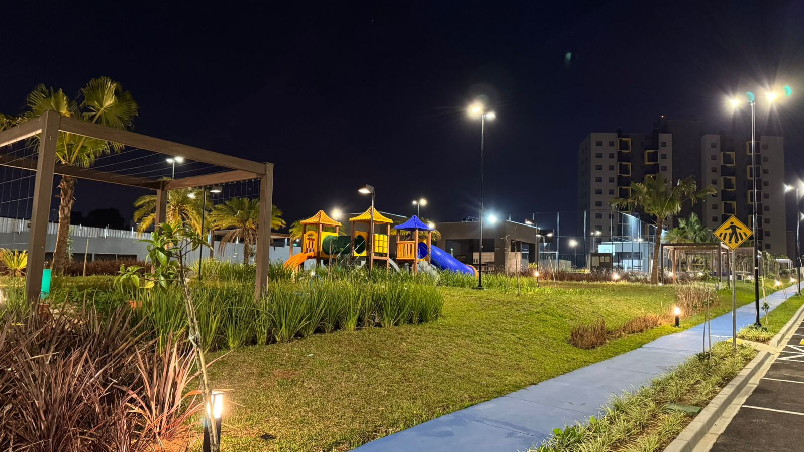 Sonho realizado: governador entrega residencial com 528 apartamentos em Guarapuava