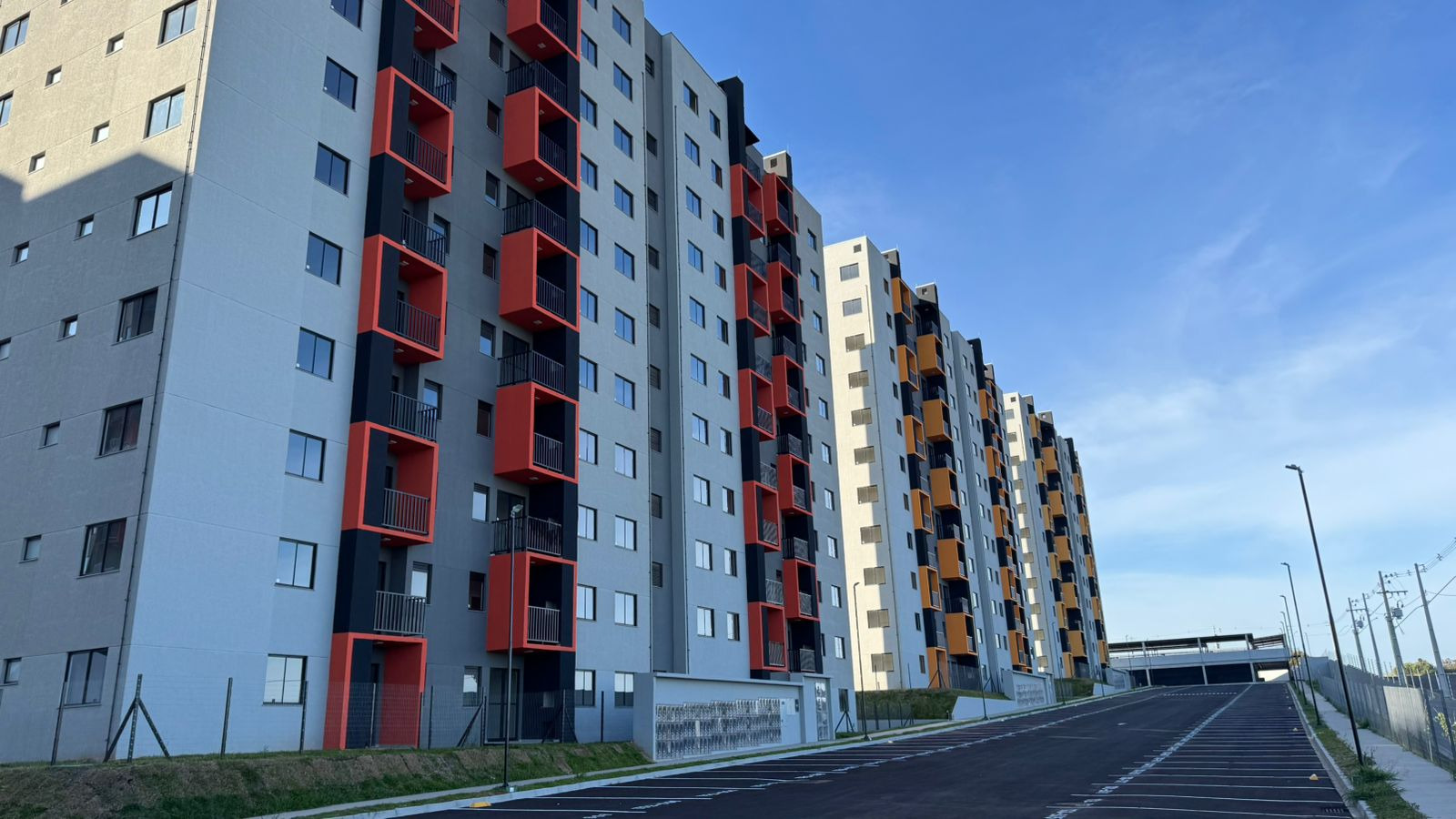 Sonho realizado: governador entrega residencial com 528 apartamentos em Guarapuava