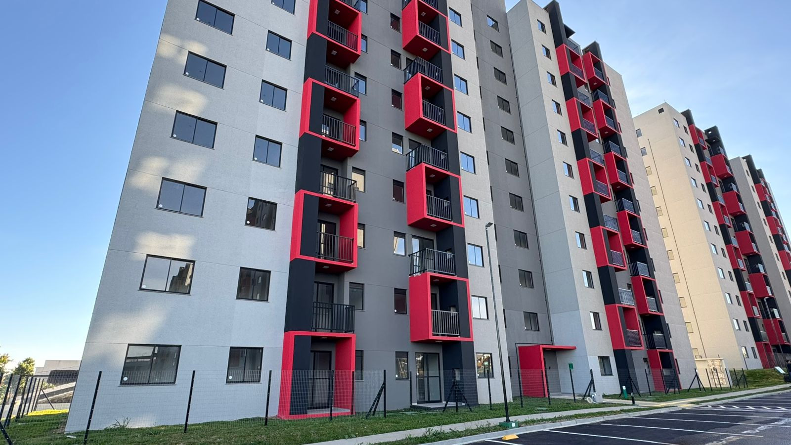 Sonho realizado: governador entrega residencial com 528 apartamentos em Guarapuava