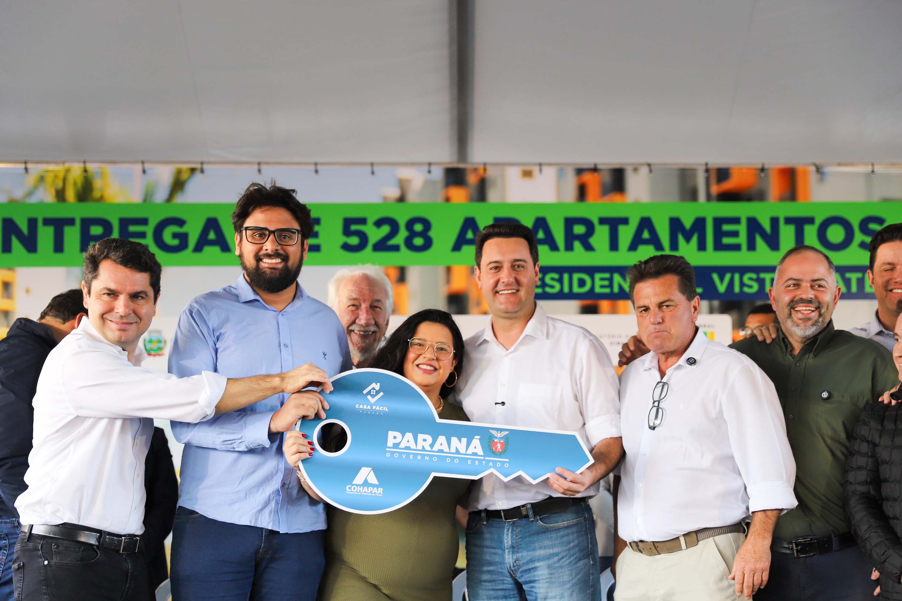 Sonho realizado: governador entrega residencial com 528 apartamentos em Guarapuava