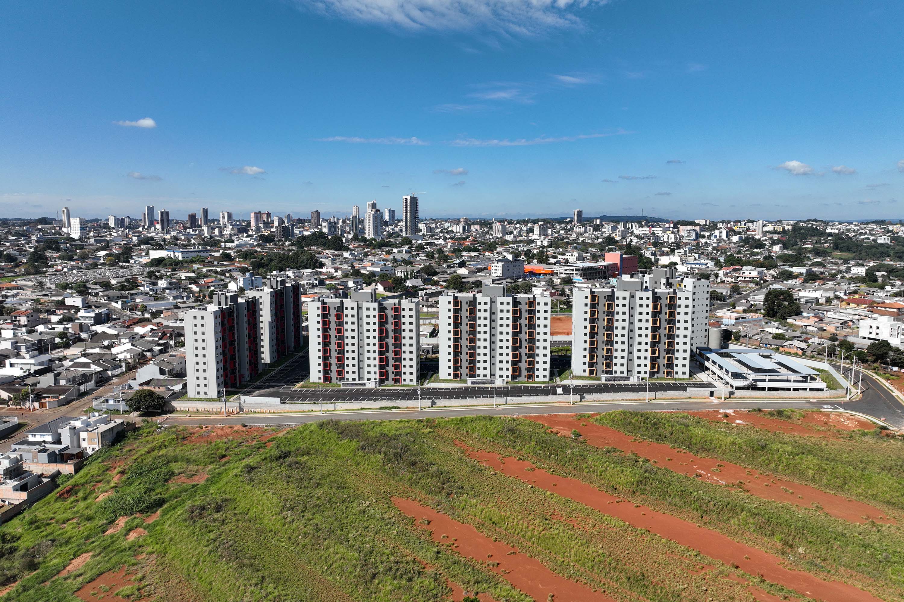 Sonho realizado: governador entrega residencial com 528 apartamentos em Guarapuava