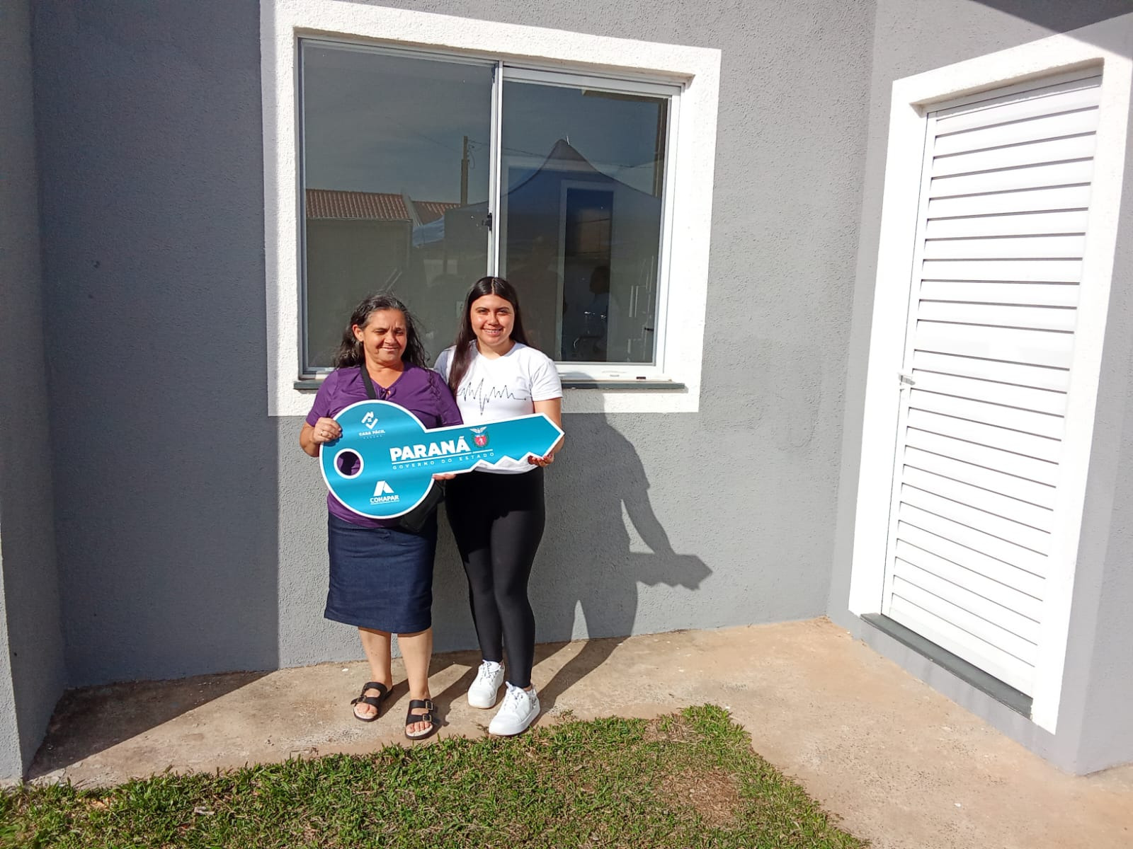 Com recursos do Casa Fácil Paraná, 55 famílias de Palmeira recebem as chaves dos novos lares